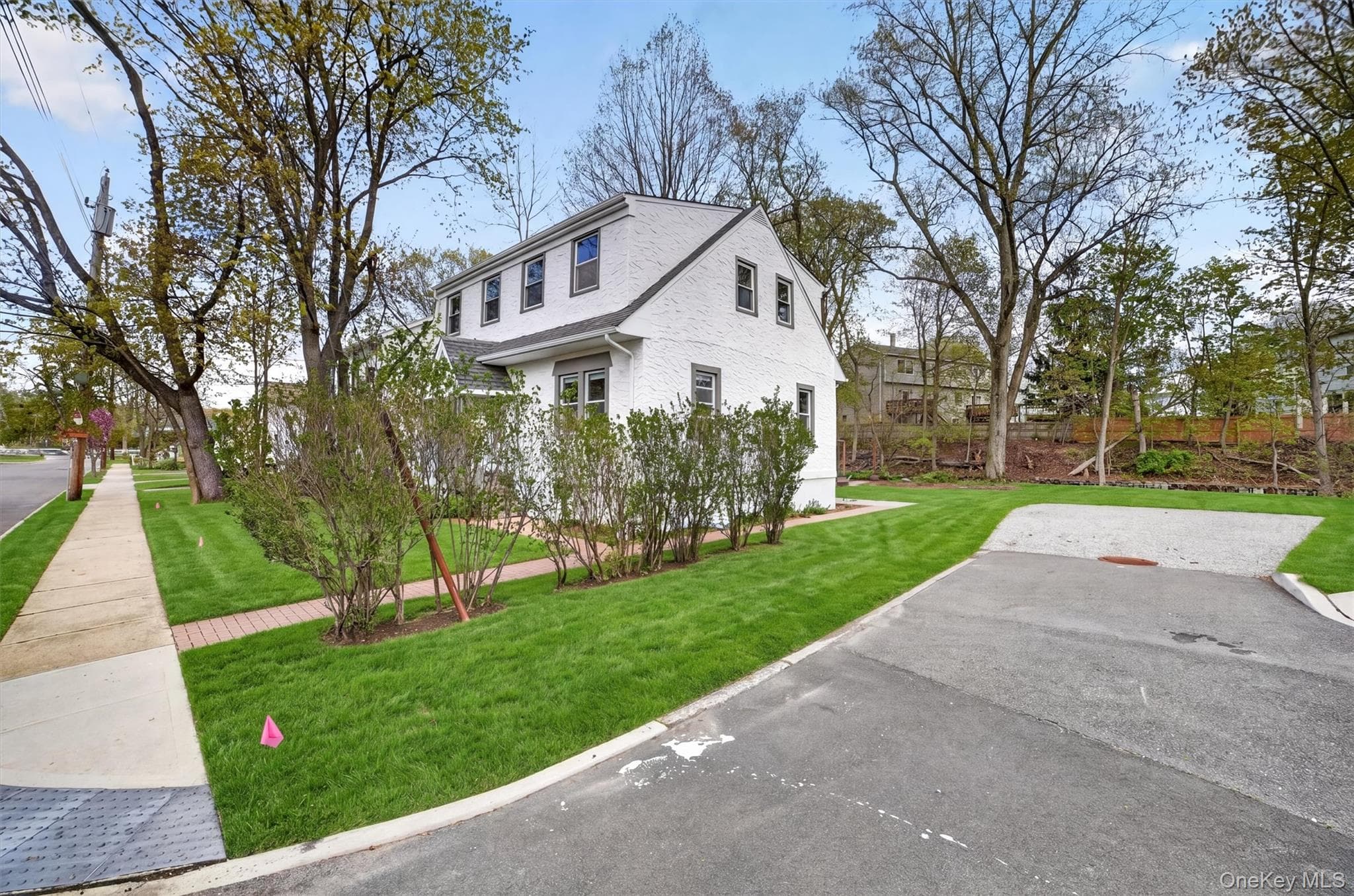 903 Howard Avenue thumbnail 3
