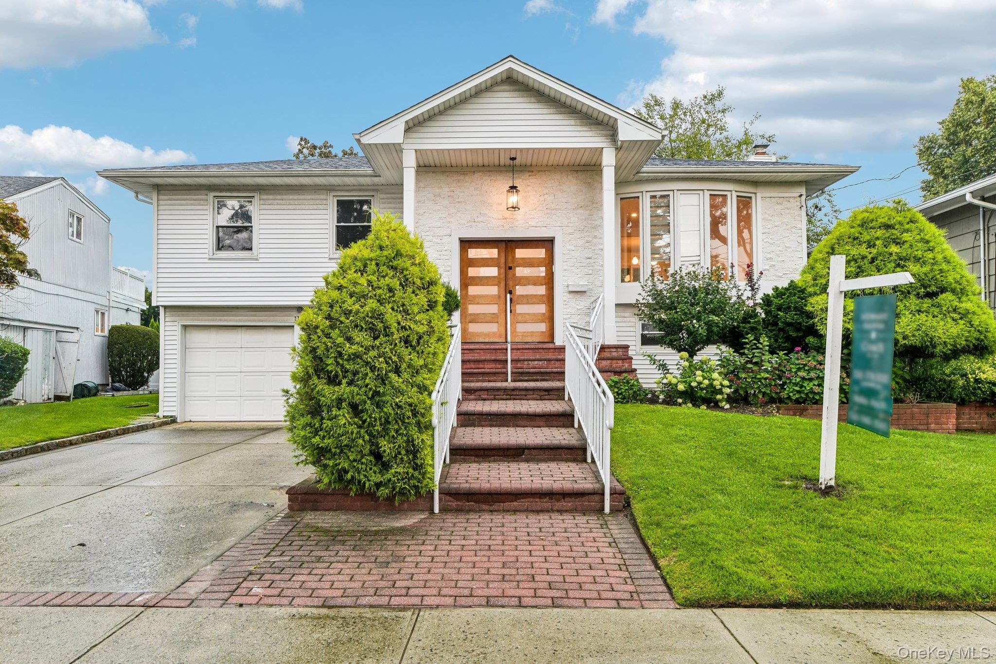 1114 Fordham Lane photo 1