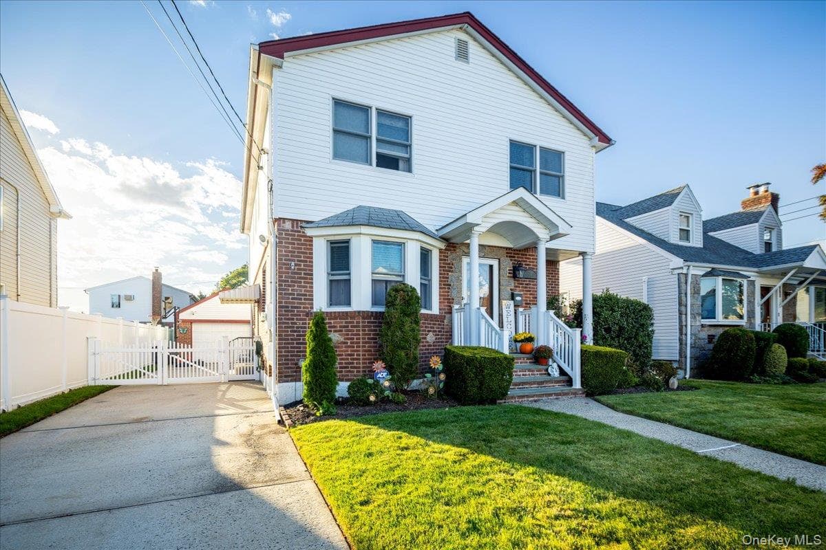 206 Grange Street photo 1
