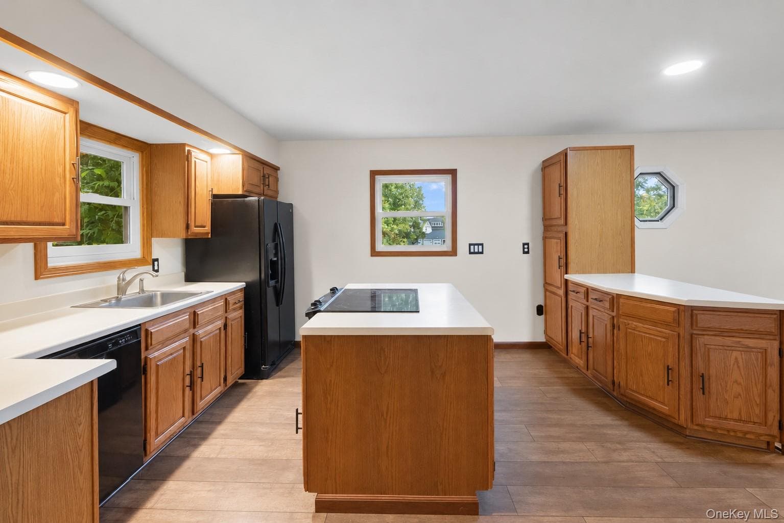 28 Beaverbrook Road thumbnail 4