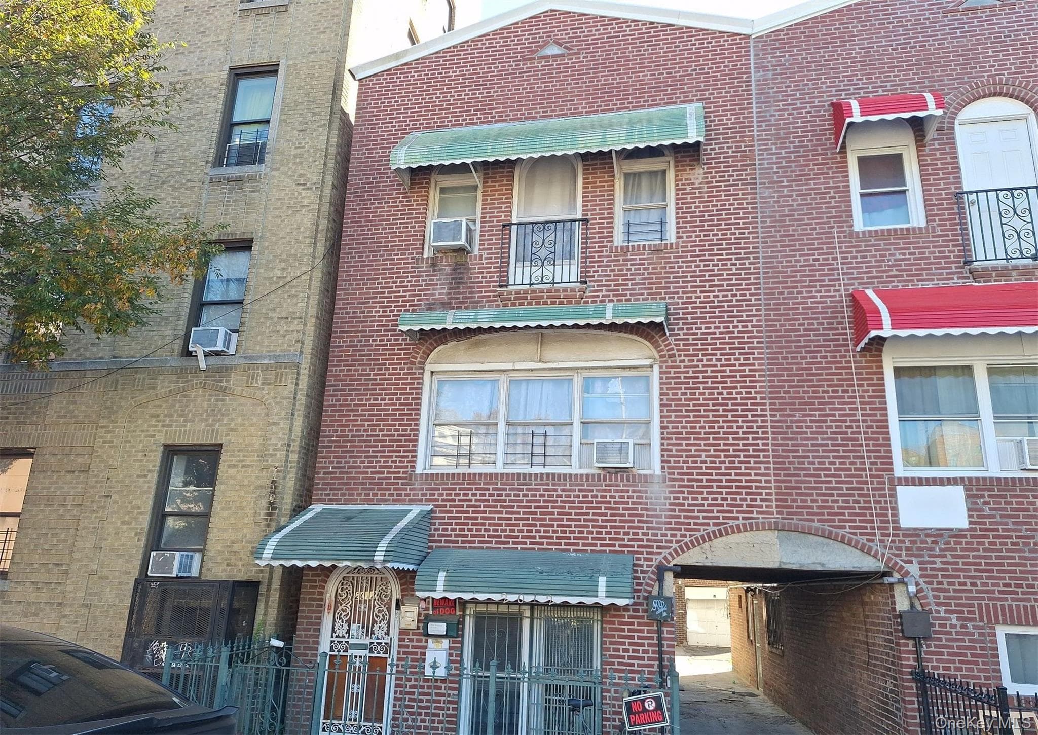 2012 Benedict Avenue, Bronx