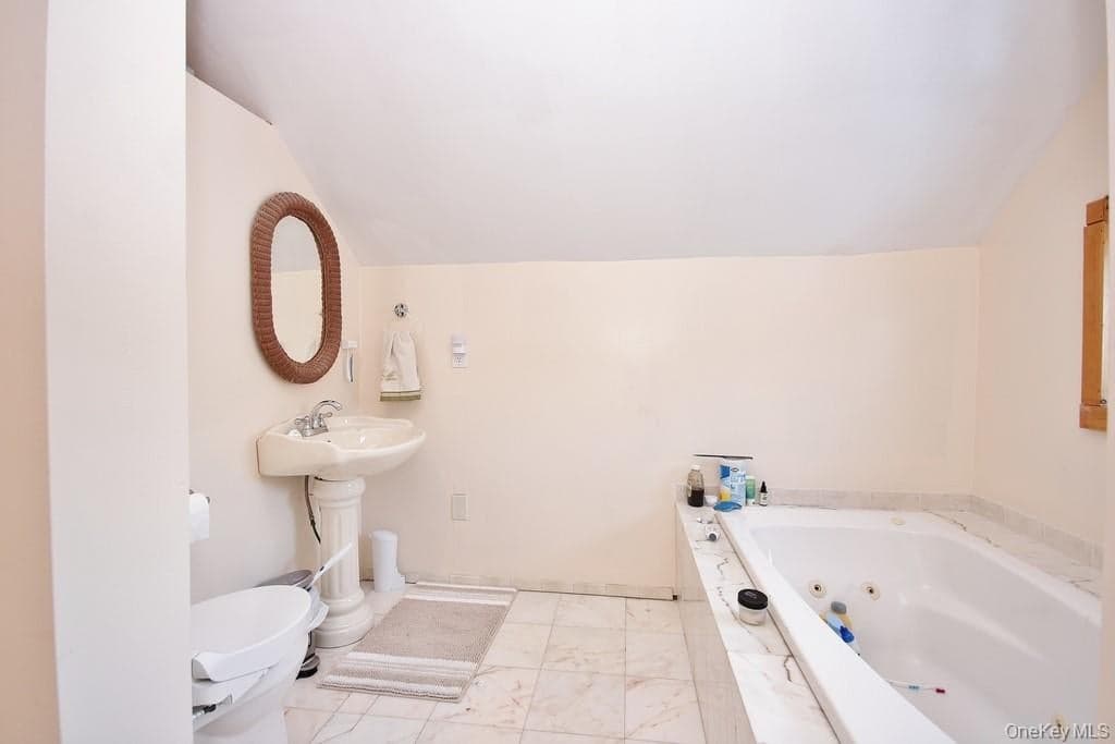 487 Black Meadow Road thumbnail 39