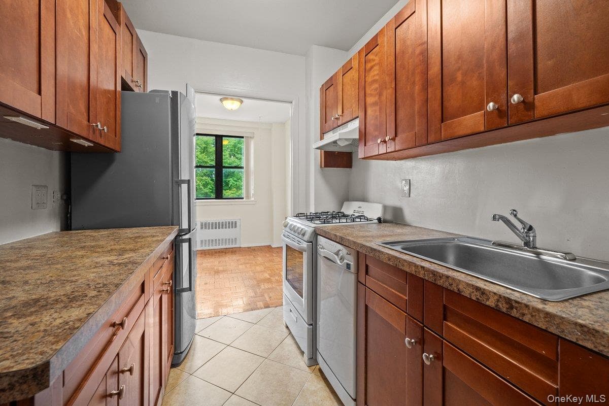 735 Kappock Street Unit: 7B thumbnail 4