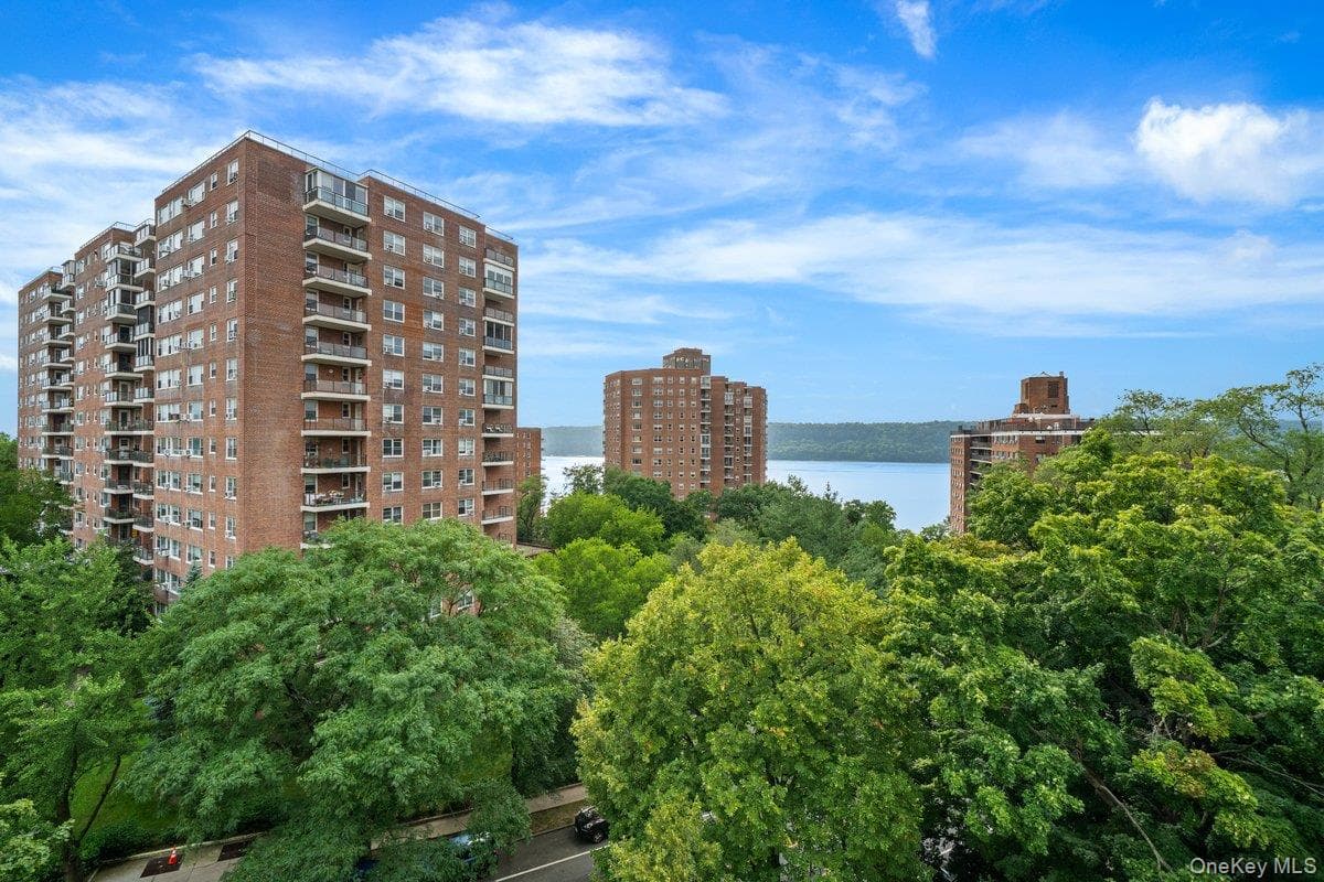 735 Kappock Street Unit: 7B thumbnail 5