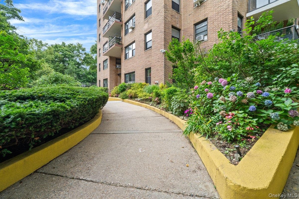 735 Kappock Street Unit: 7B thumbnail 21