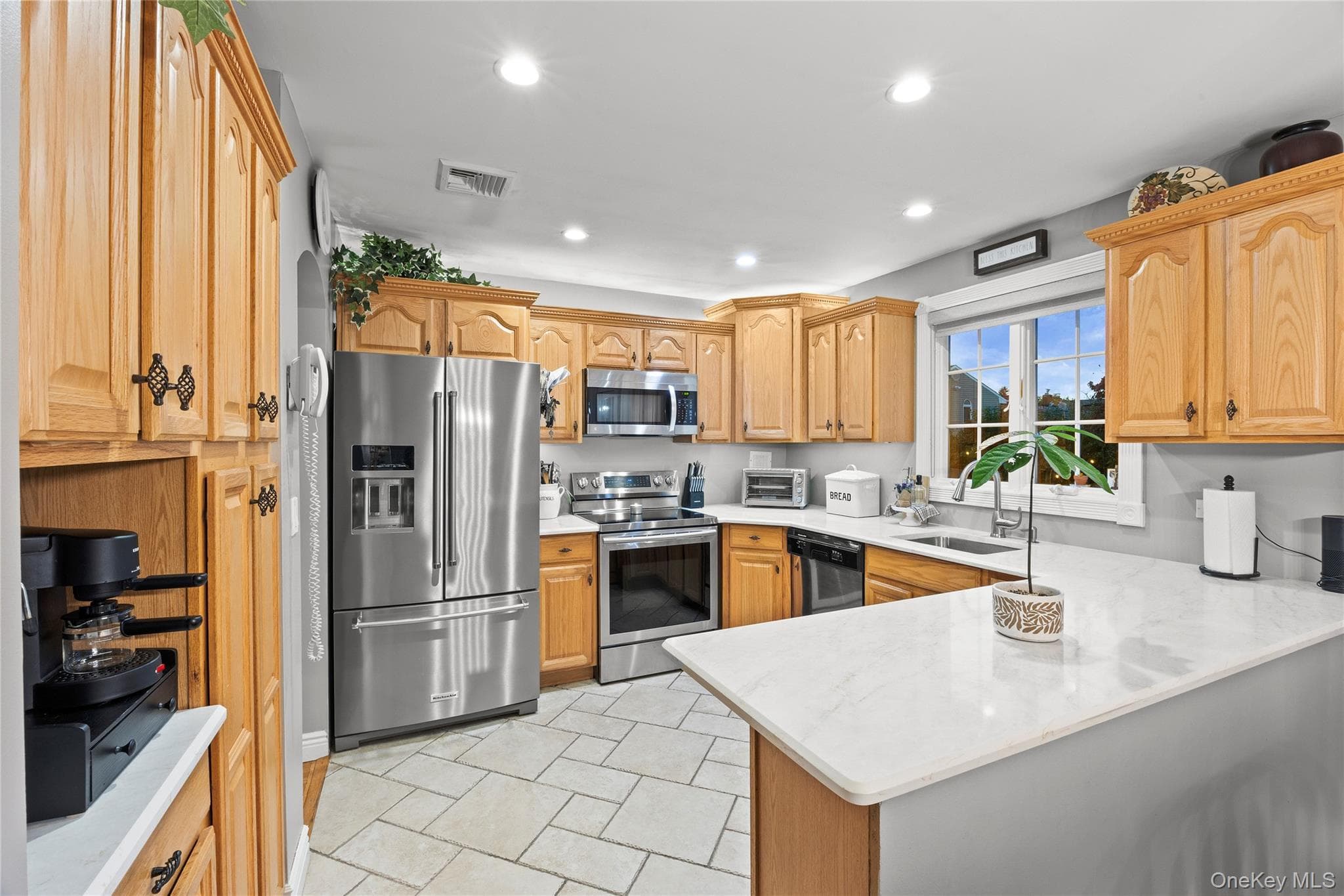56 Kingston Avenue thumbnail 3