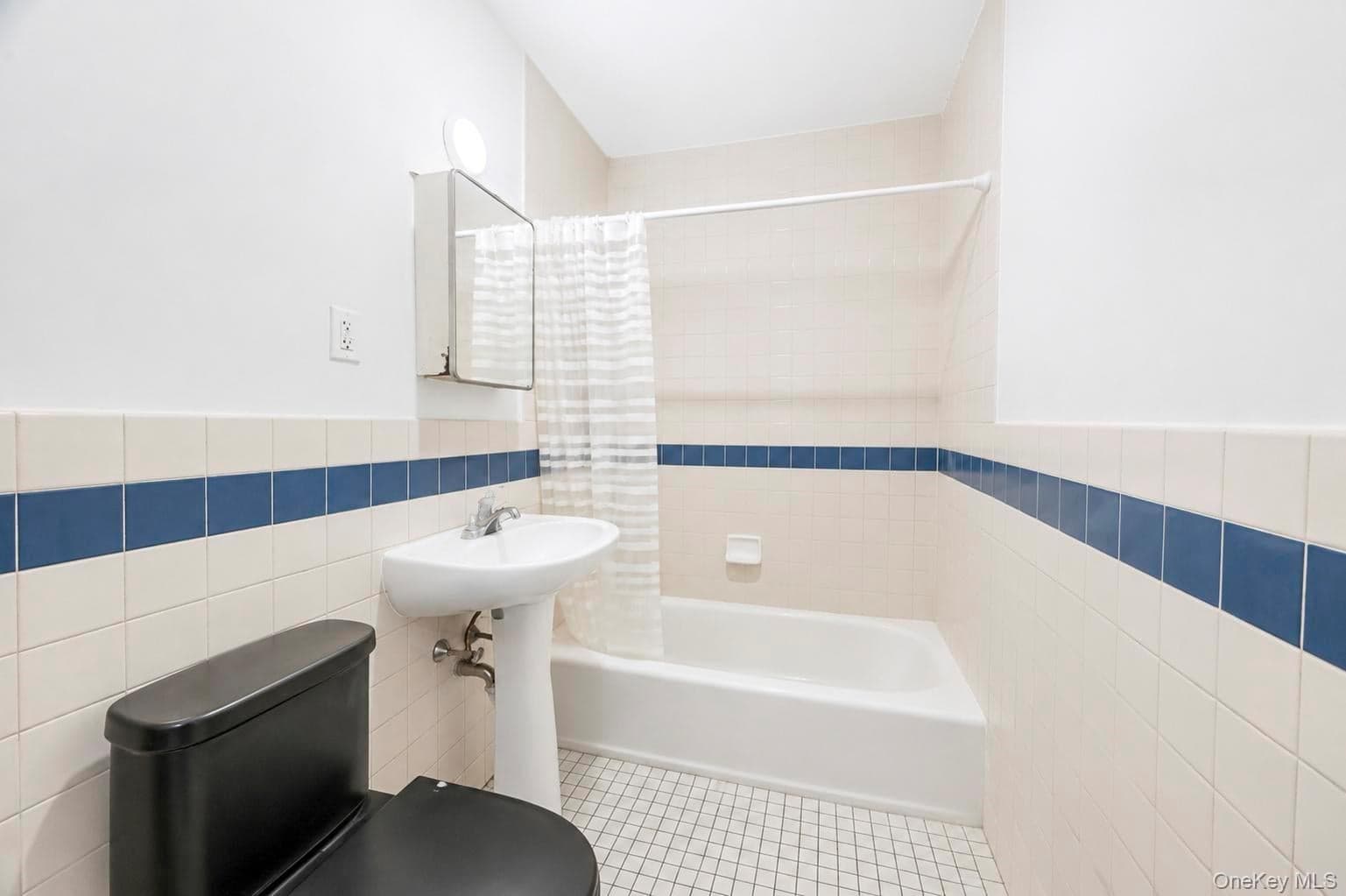 425 Barbey Street thumbnail 16