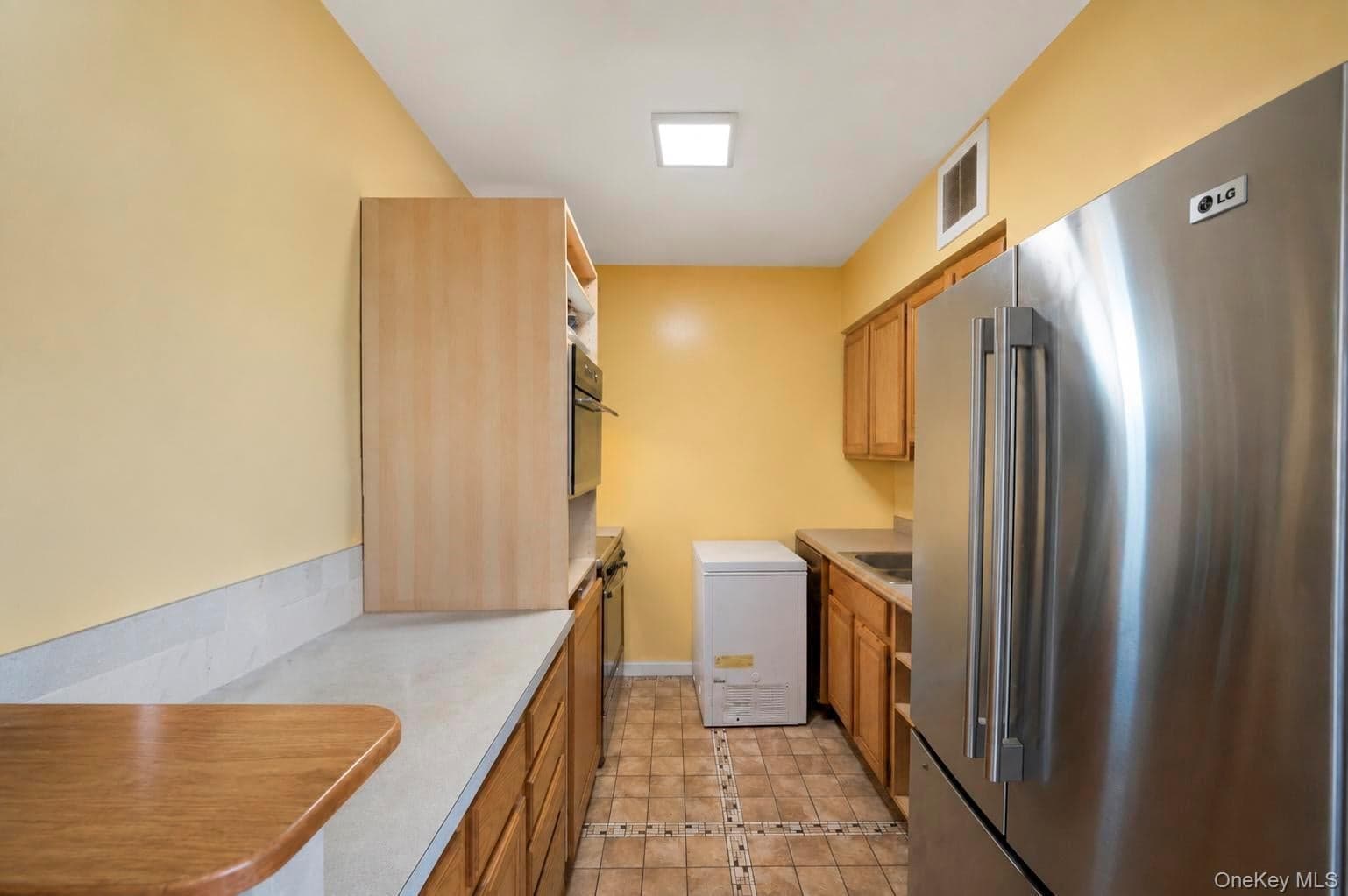 425 Barbey Street thumbnail 7