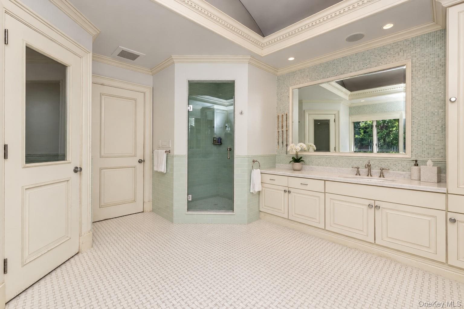 224 Beverly Road thumbnail 15