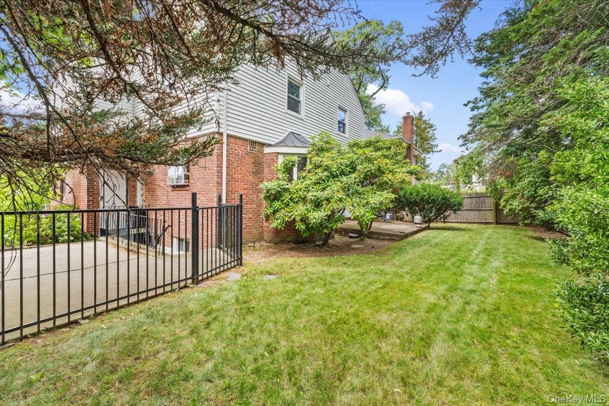 8507 Avon Street thumbnail 27