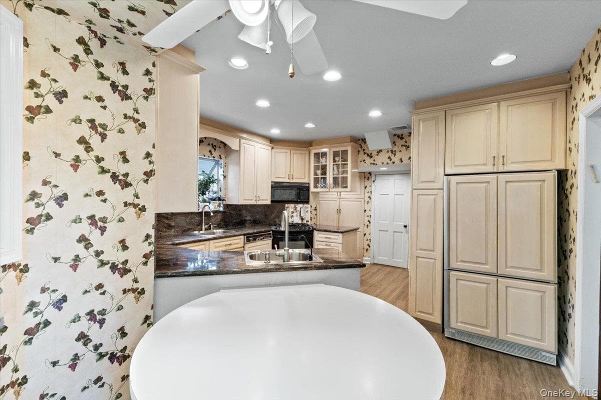 8507 Avon Street thumbnail 14