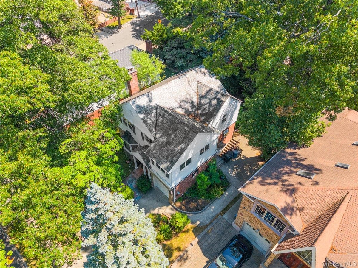 8507 Avon Street thumbnail 3