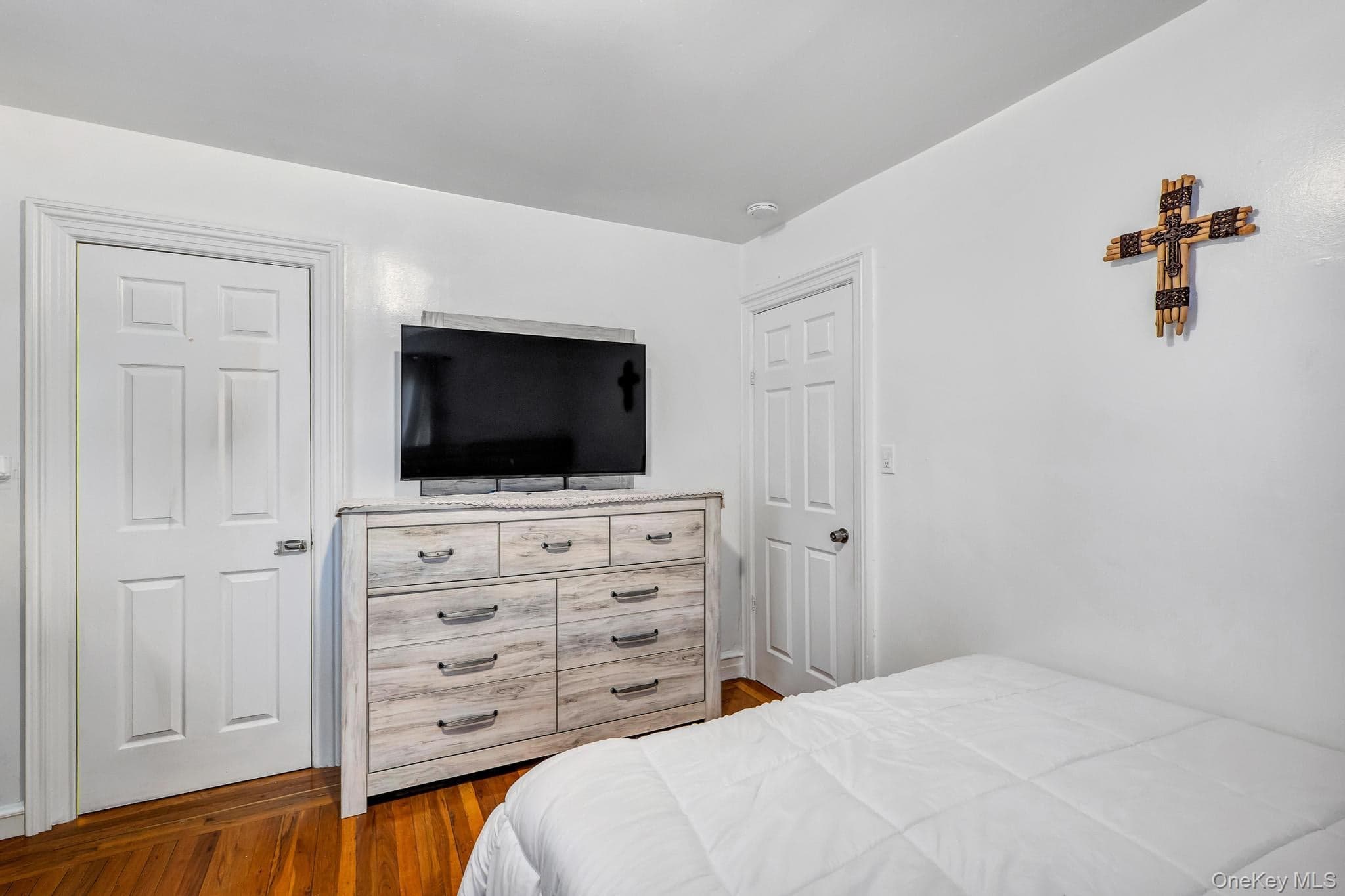 1651 Hering Avenue thumbnail 24
