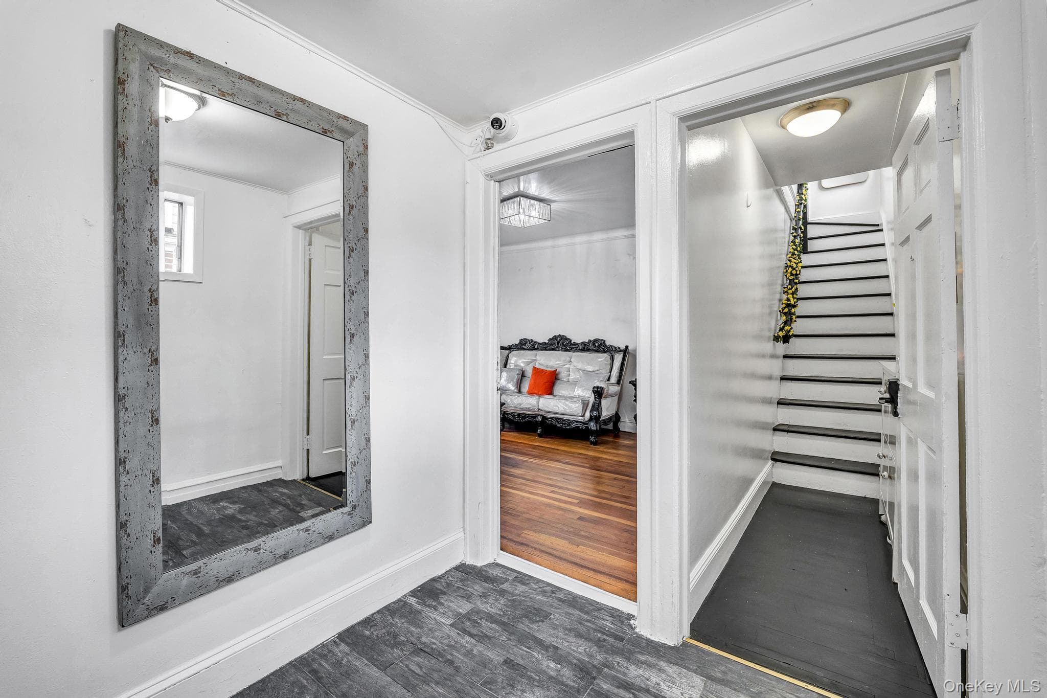 1651 Hering Avenue thumbnail 9