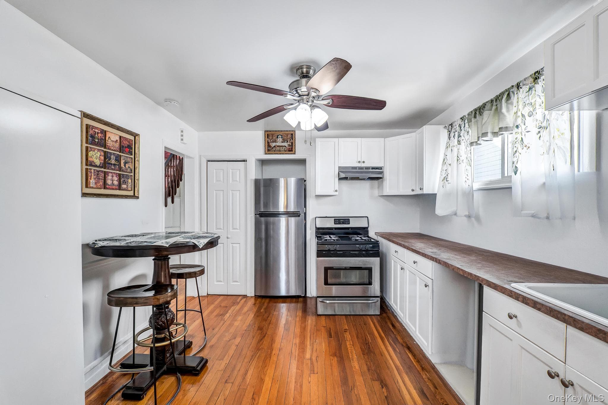 1651 Hering Avenue thumbnail 23