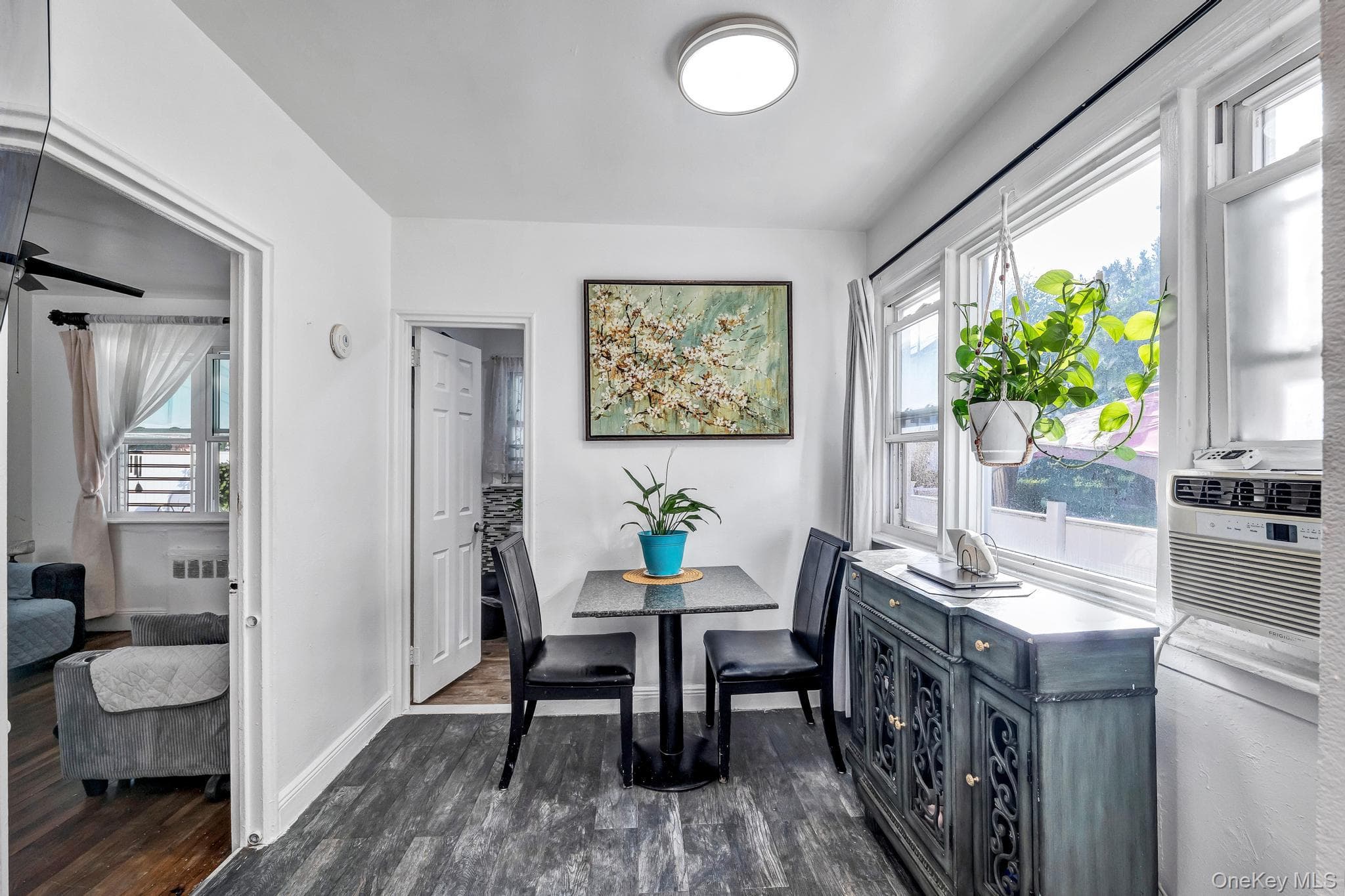 1651 Hering Avenue thumbnail 13