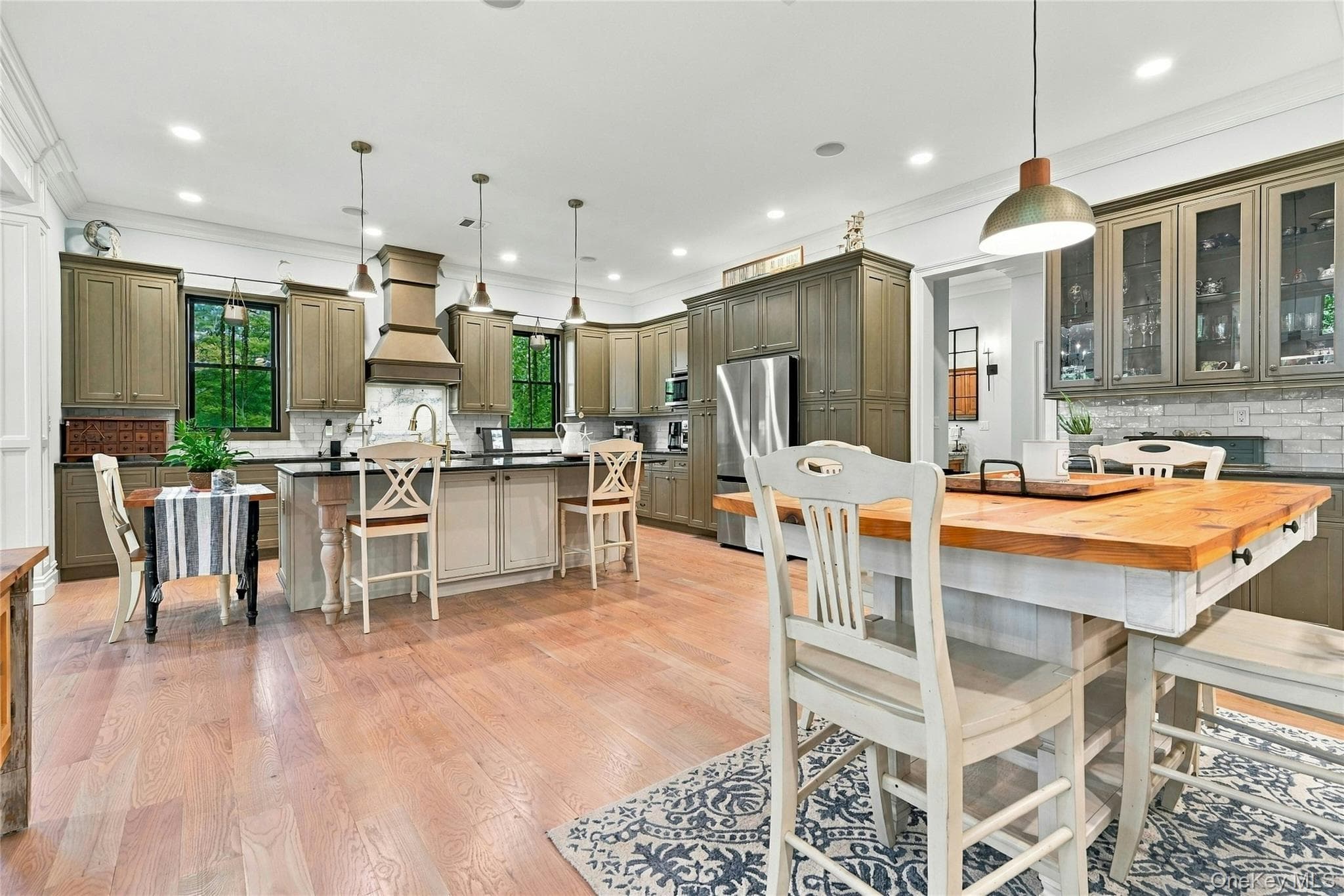 595 Moriches Road thumbnail 12