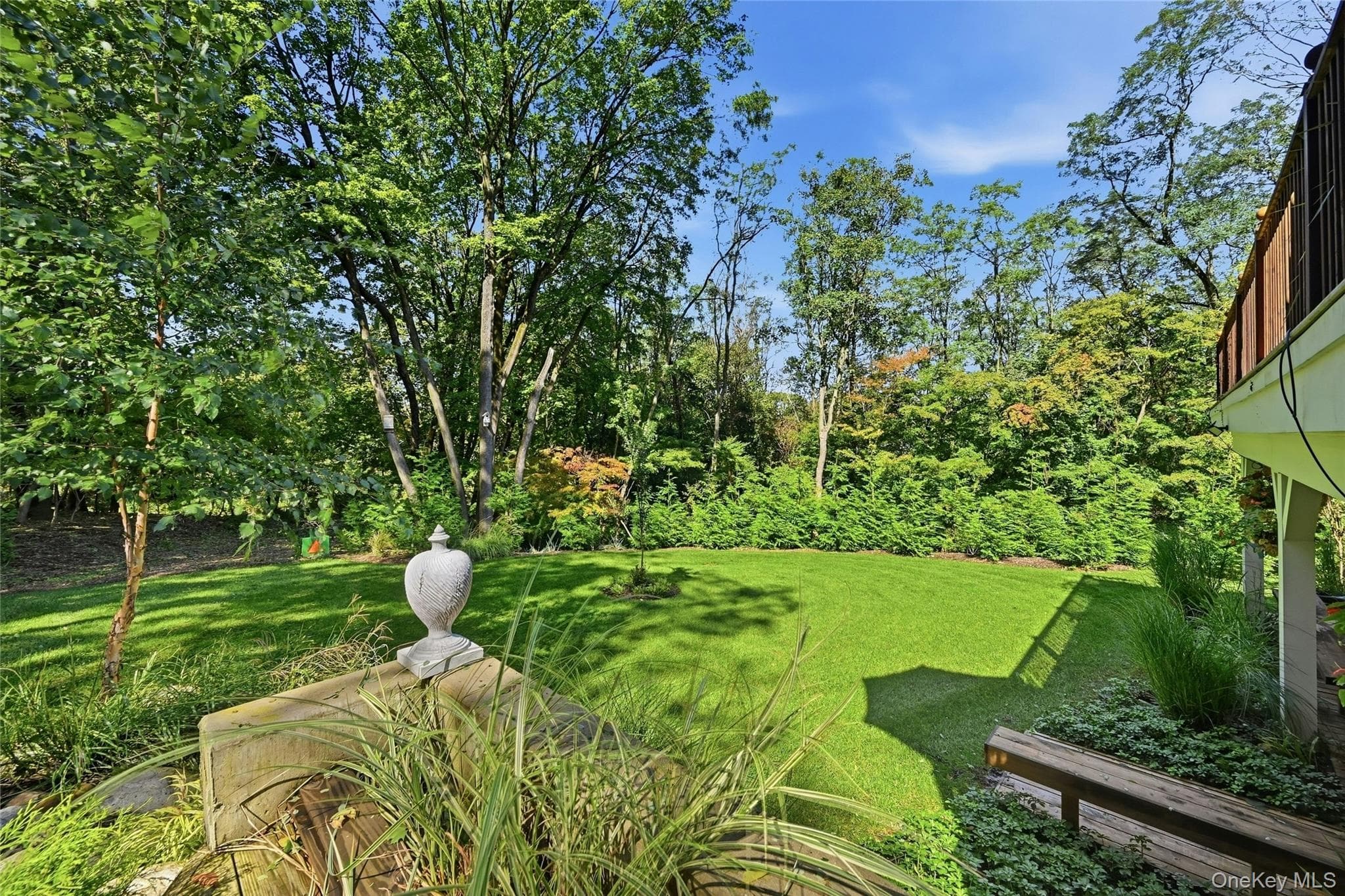 595 Moriches Road thumbnail 38