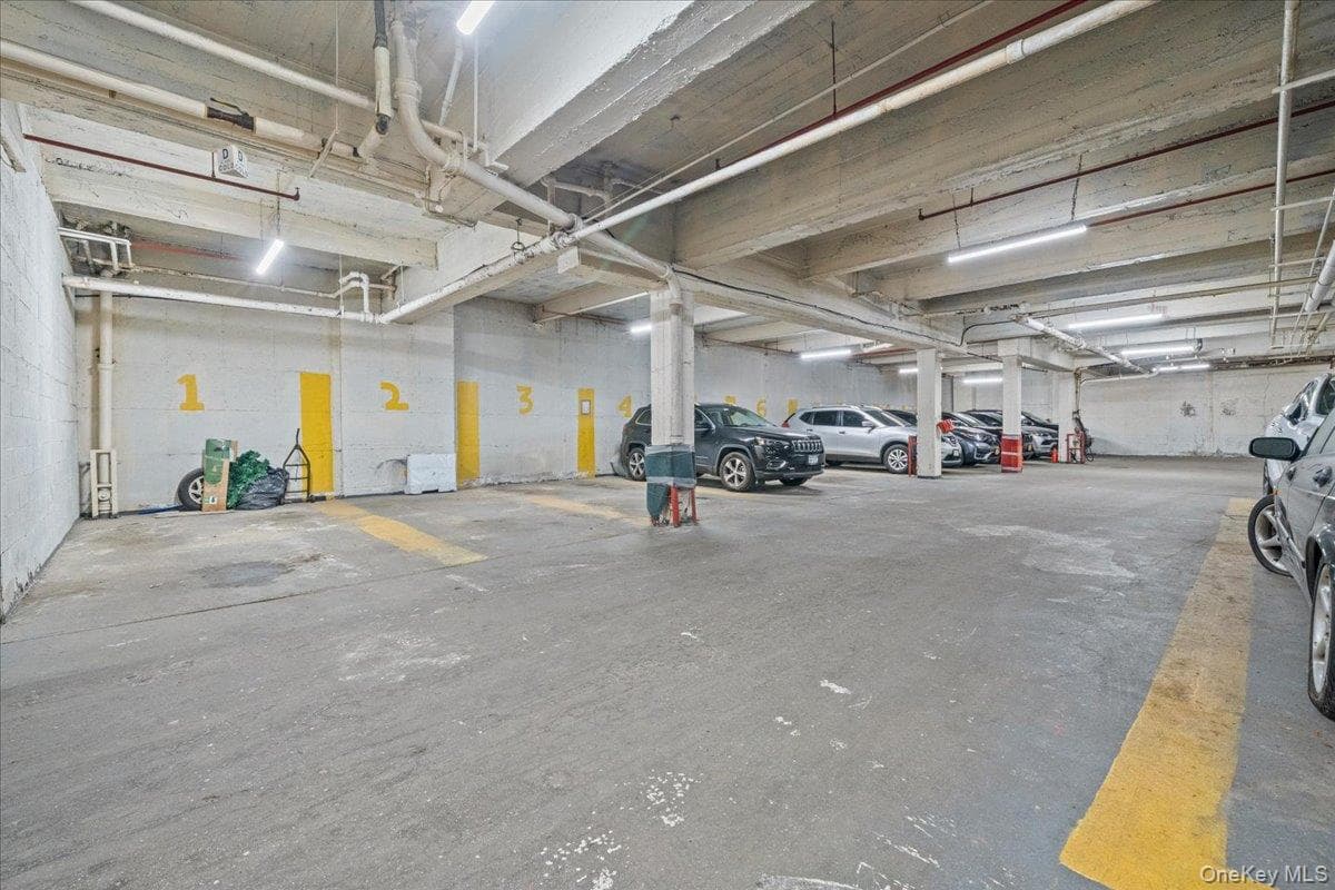5425 Valles Avenue Unit: 2M thumbnail 18