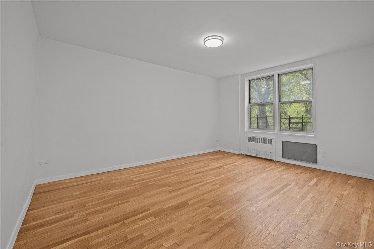 5425 Valles Avenue Unit: 2M thumbnail 10