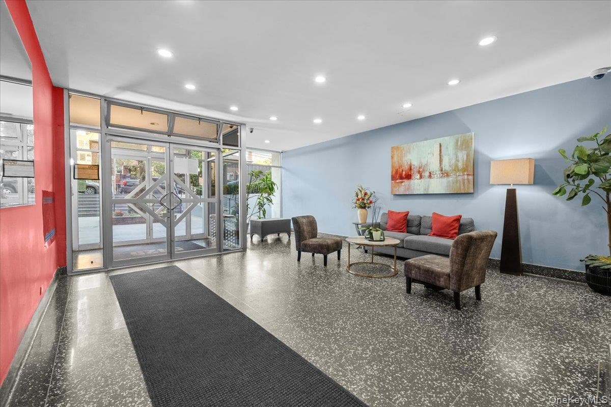 5425 Valles Avenue Unit: 2M thumbnail 17
