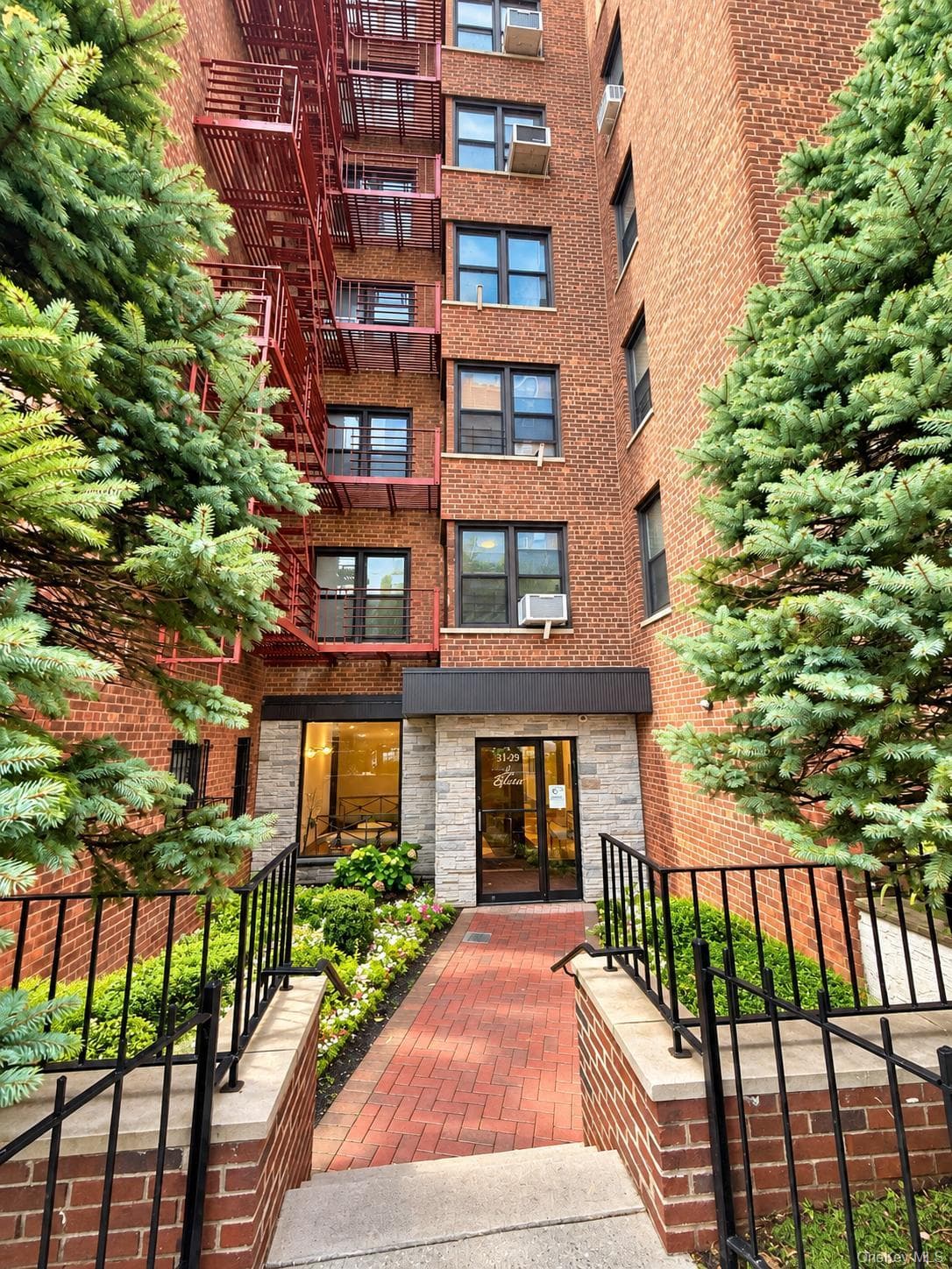 8423 Manton Street Unit: 5E photo 1