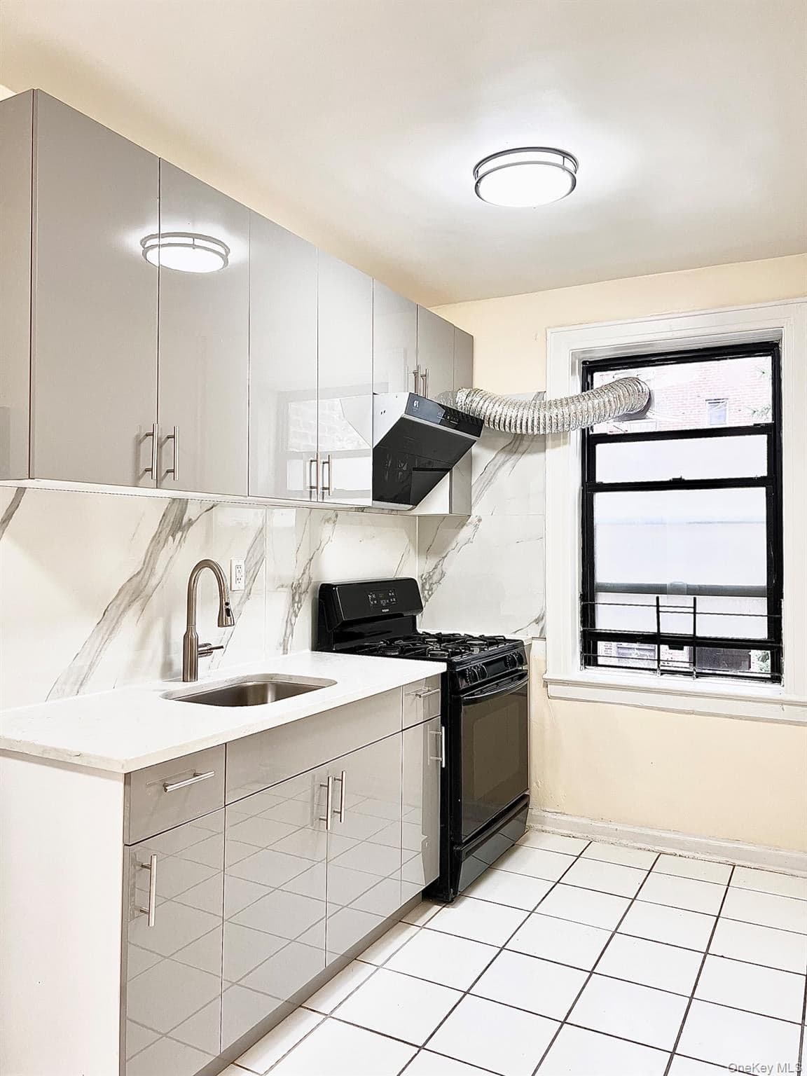 61-40 Saunders St St Unit: A12 thumbnail 4