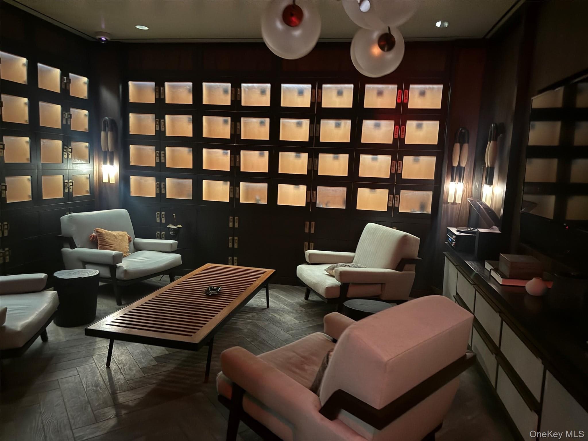 252 South Street Unit: 33N thumbnail 9