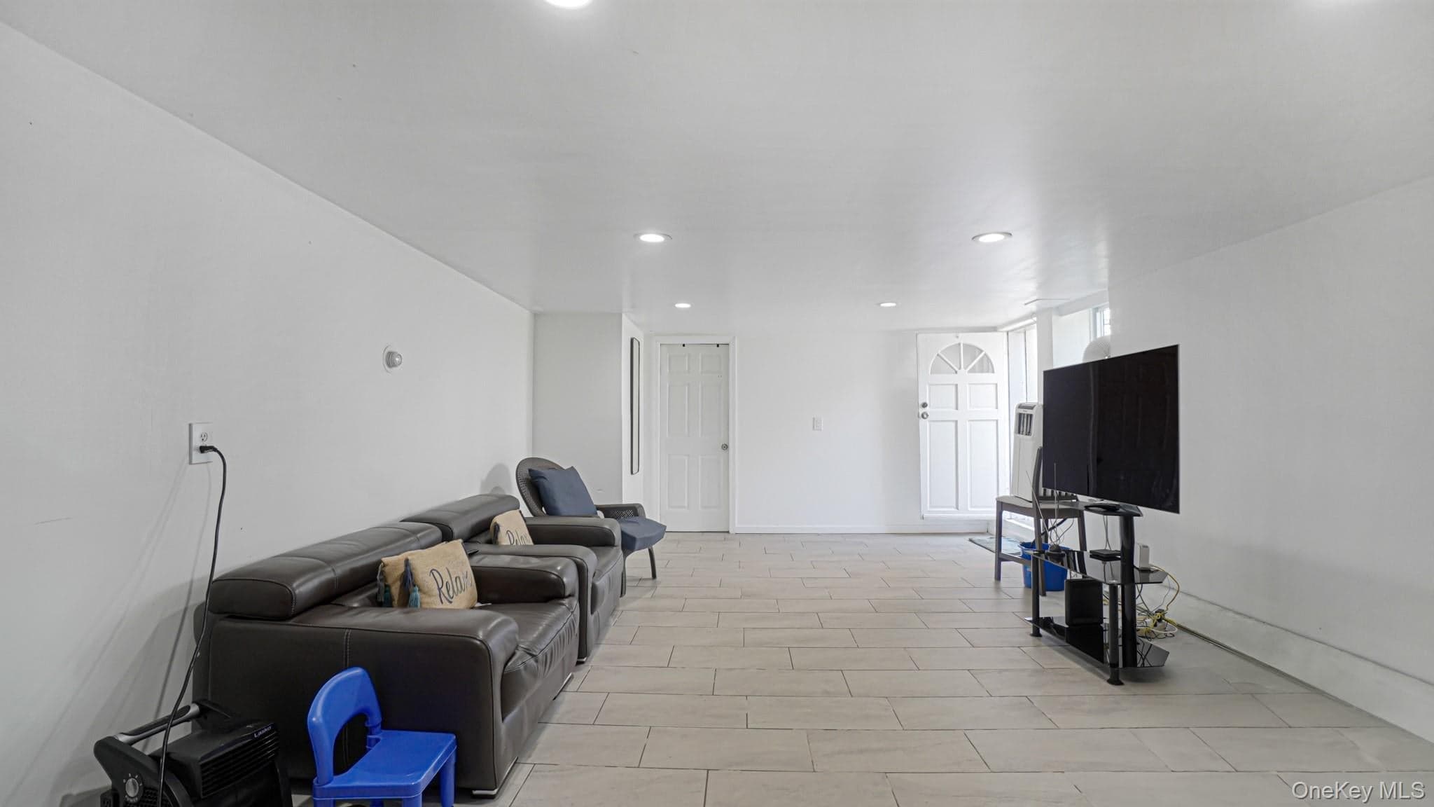 143 S Montgomery Street thumbnail 32