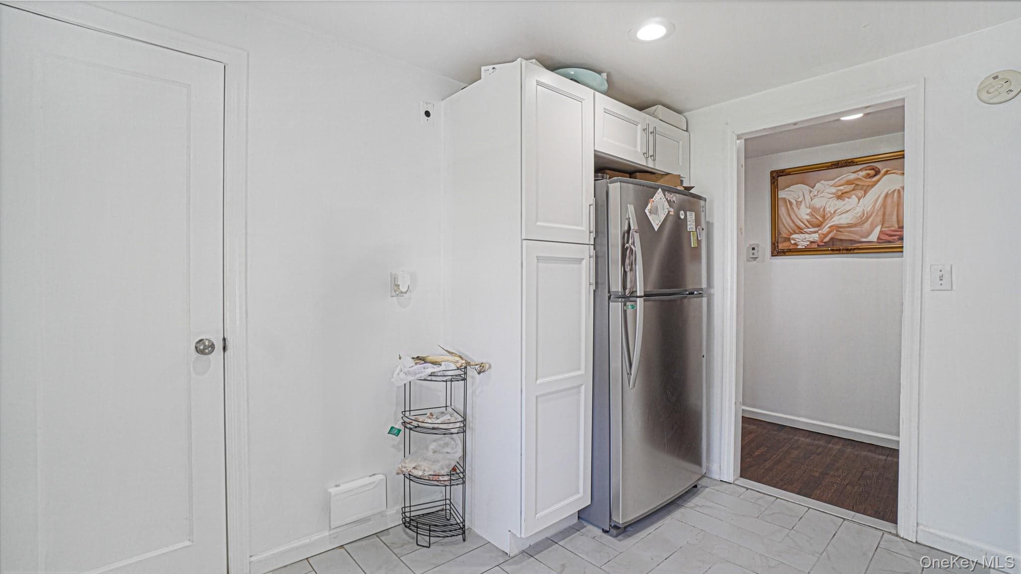 143 S Montgomery Street thumbnail 25