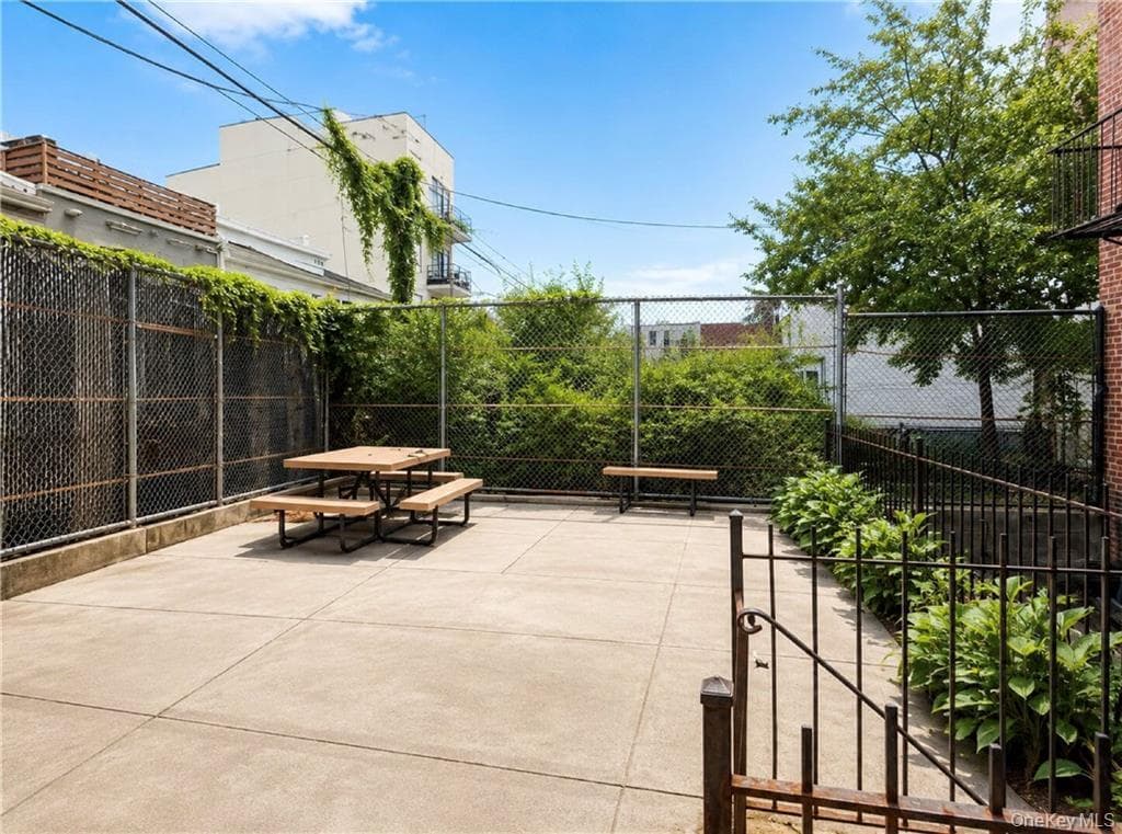 288 Sumpter Street thumbnail 3