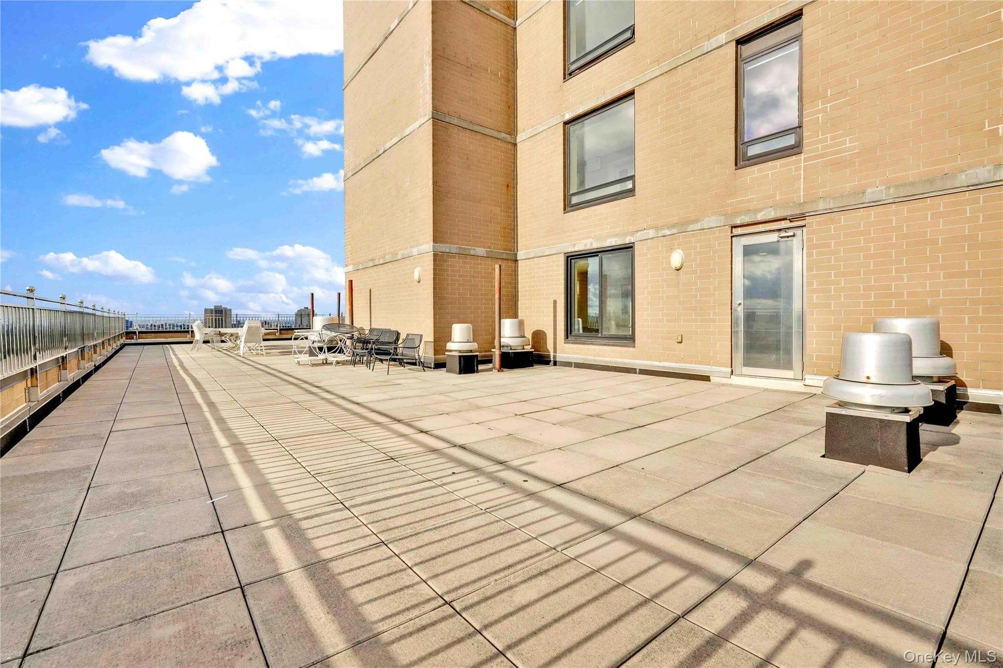 11624 Grosvenor Lane Unit: 15B thumbnail 18