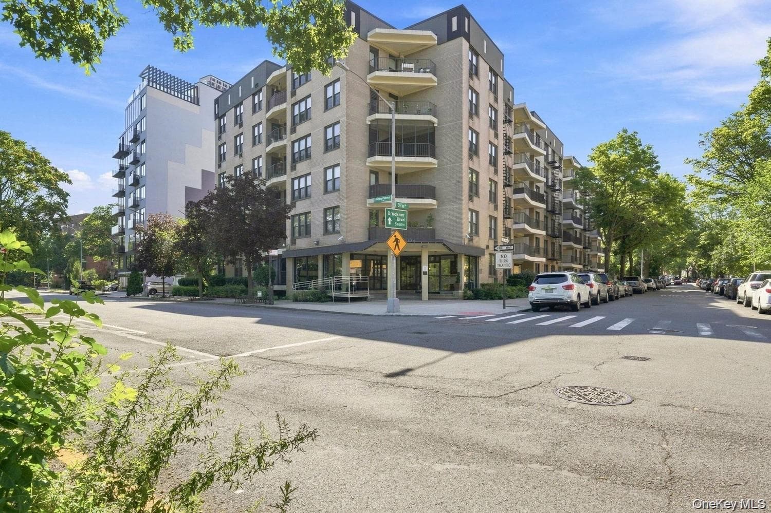 1874 Pelham Parkway Unit: LF, Bronx