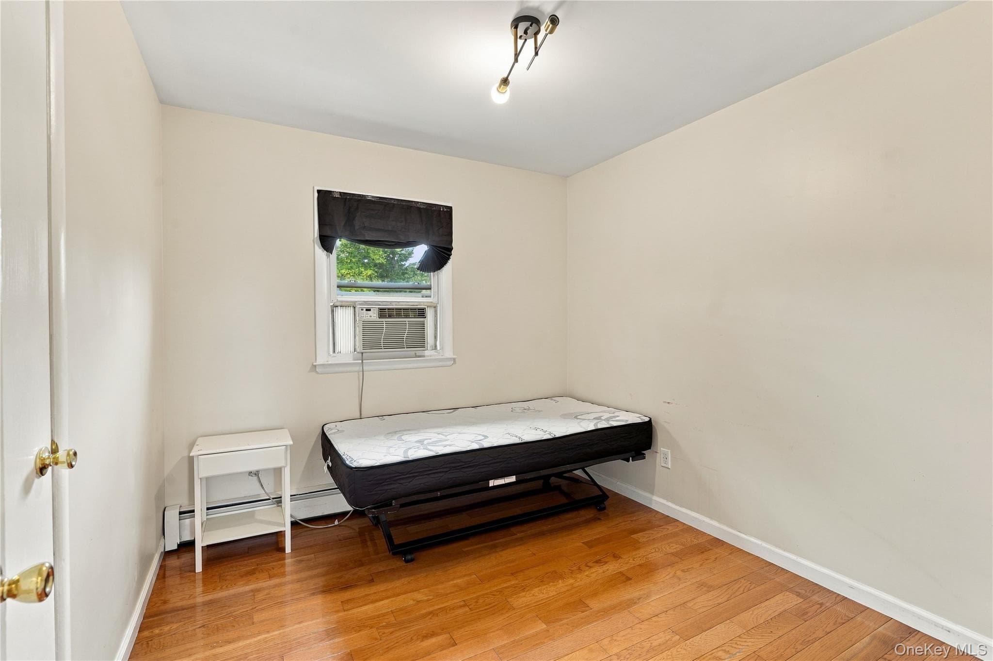 8 Sutherland Drive thumbnail 16