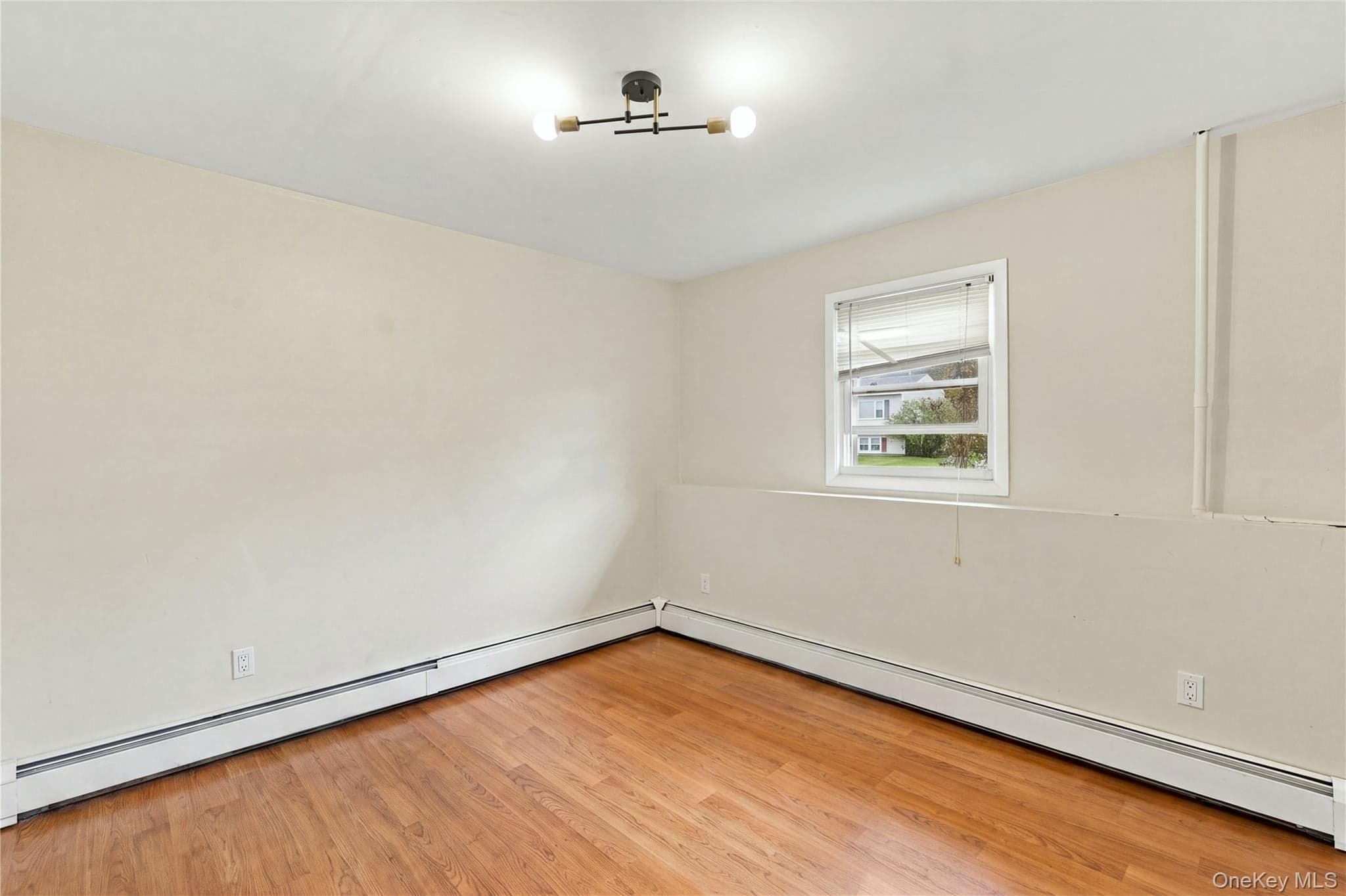 8 Sutherland Drive thumbnail 24
