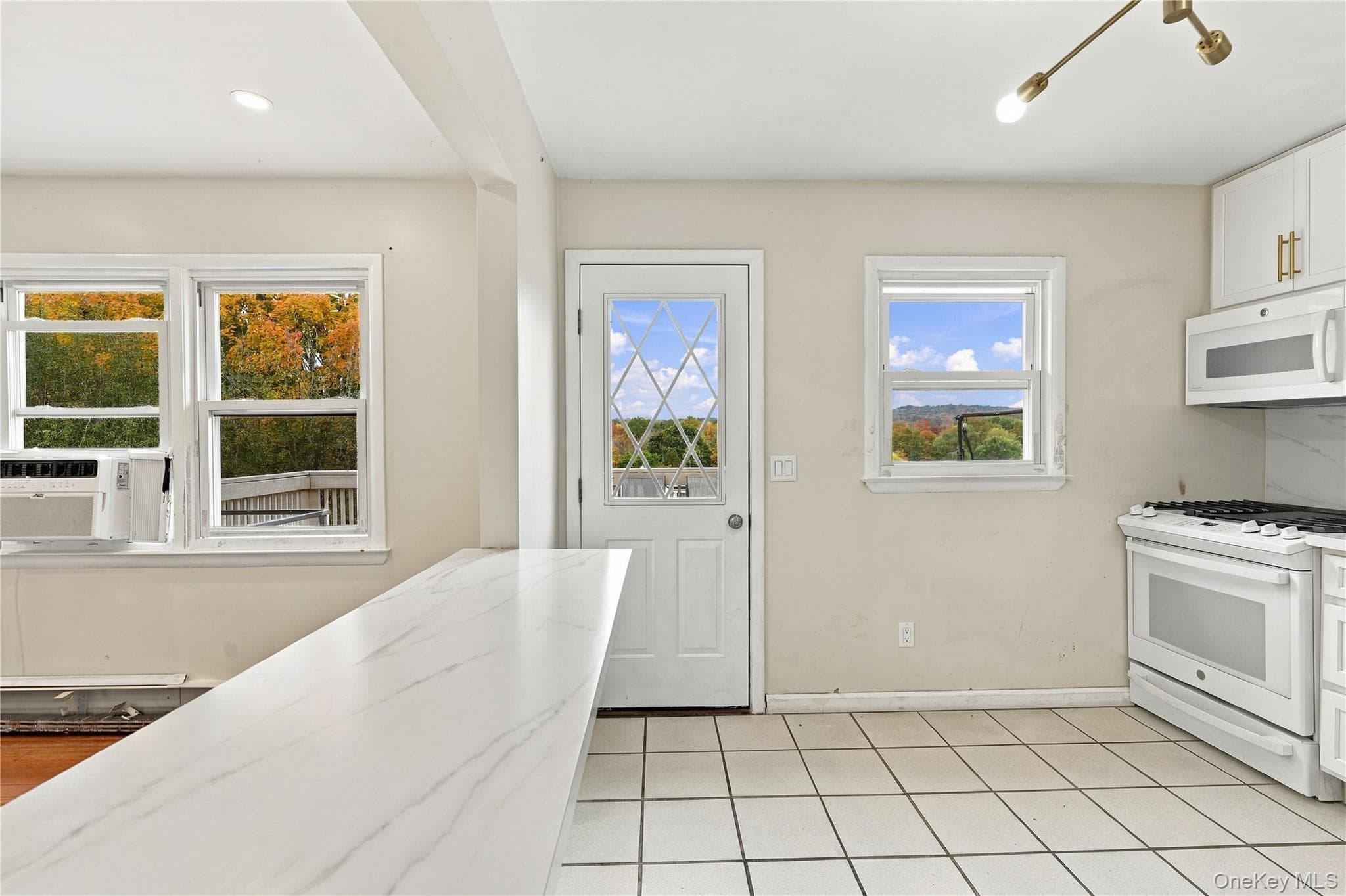 8 Sutherland Drive thumbnail 22