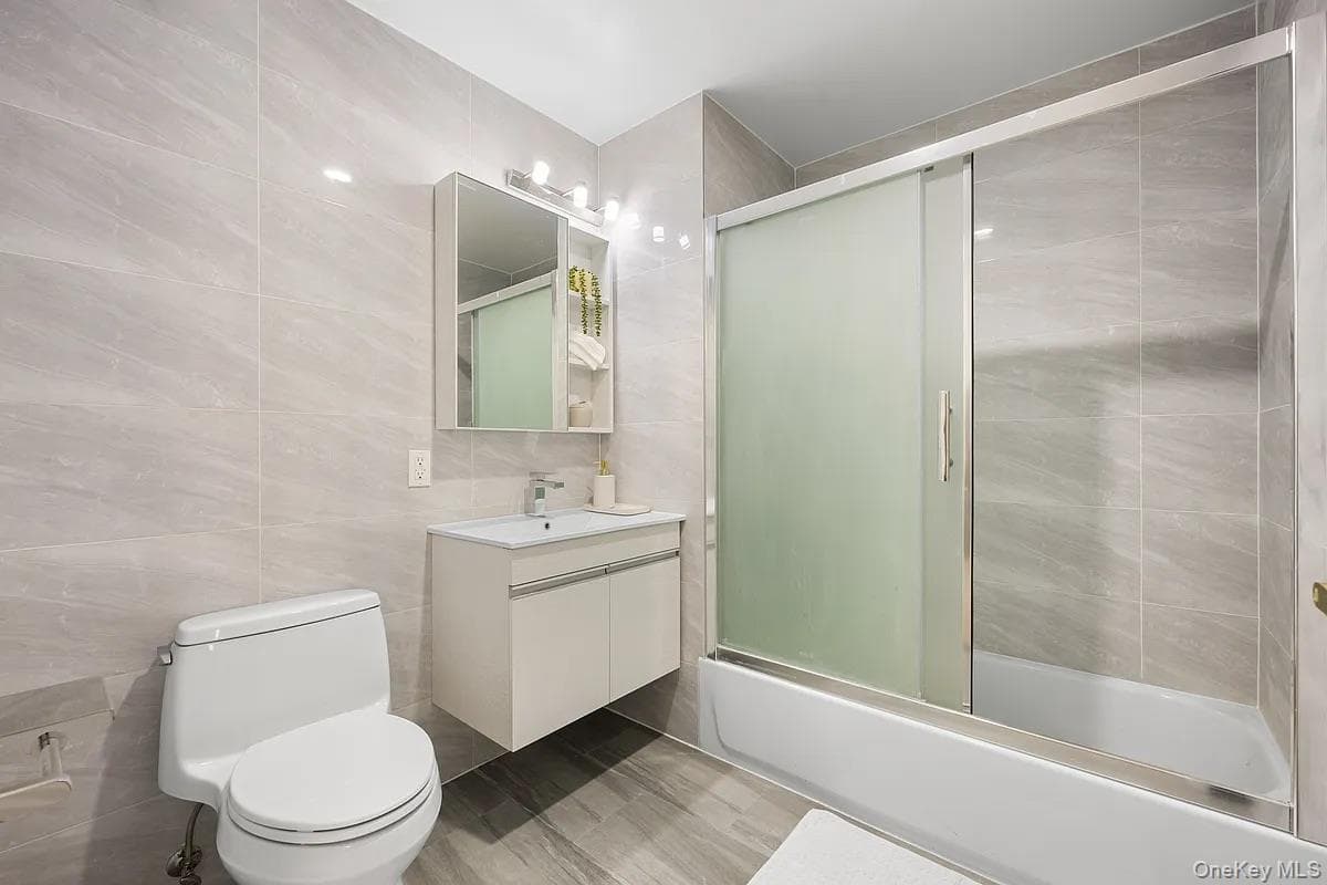 7065 Queens Boulevard Unit: 6A thumbnail 10