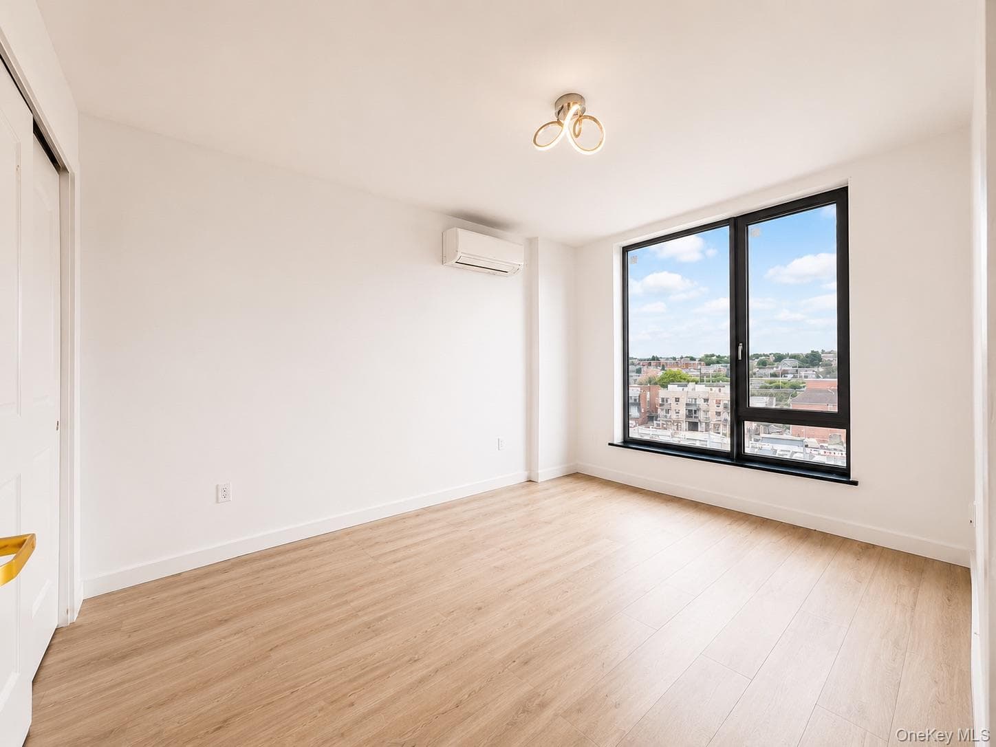 7065 Queens Boulevard Unit: 6A thumbnail 7
