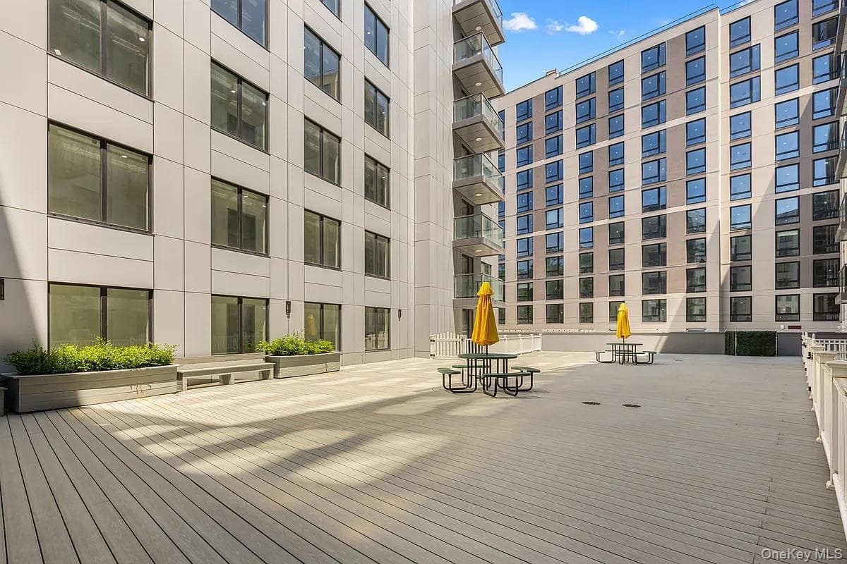 7065 Queens Boulevard Unit: 6A thumbnail 14
