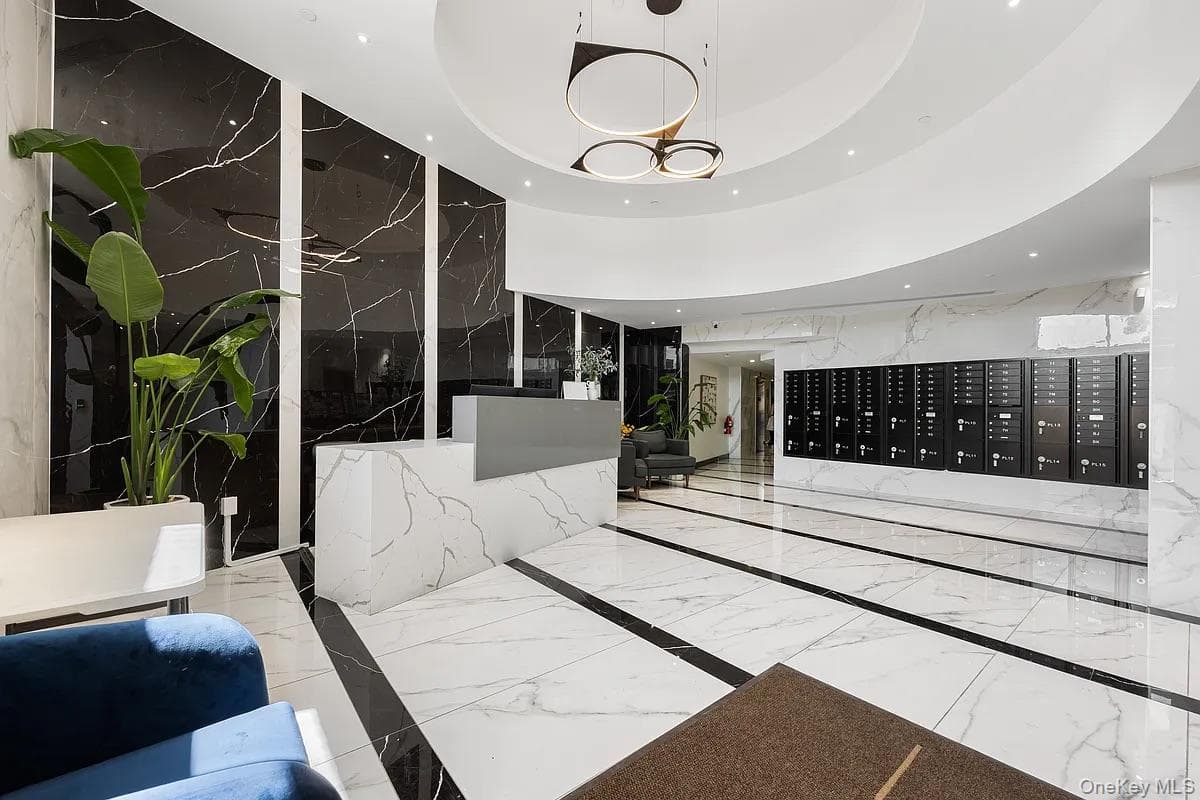 7065 Queens Boulevard Unit: 6A thumbnail 11