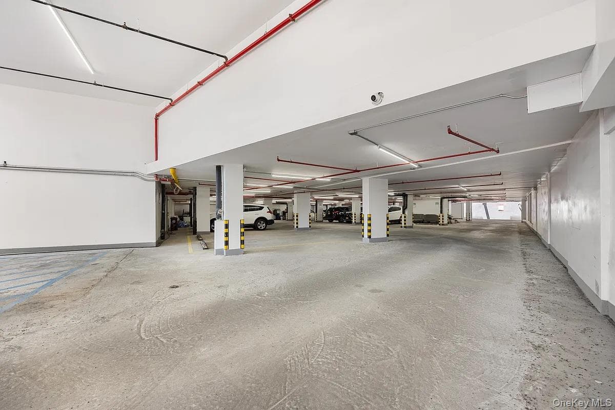 7065 Queens Boulevard Unit: 6A thumbnail 13