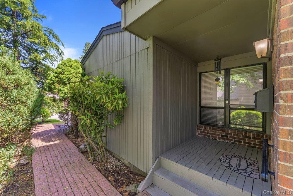 76 Estate Drive thumbnail 27