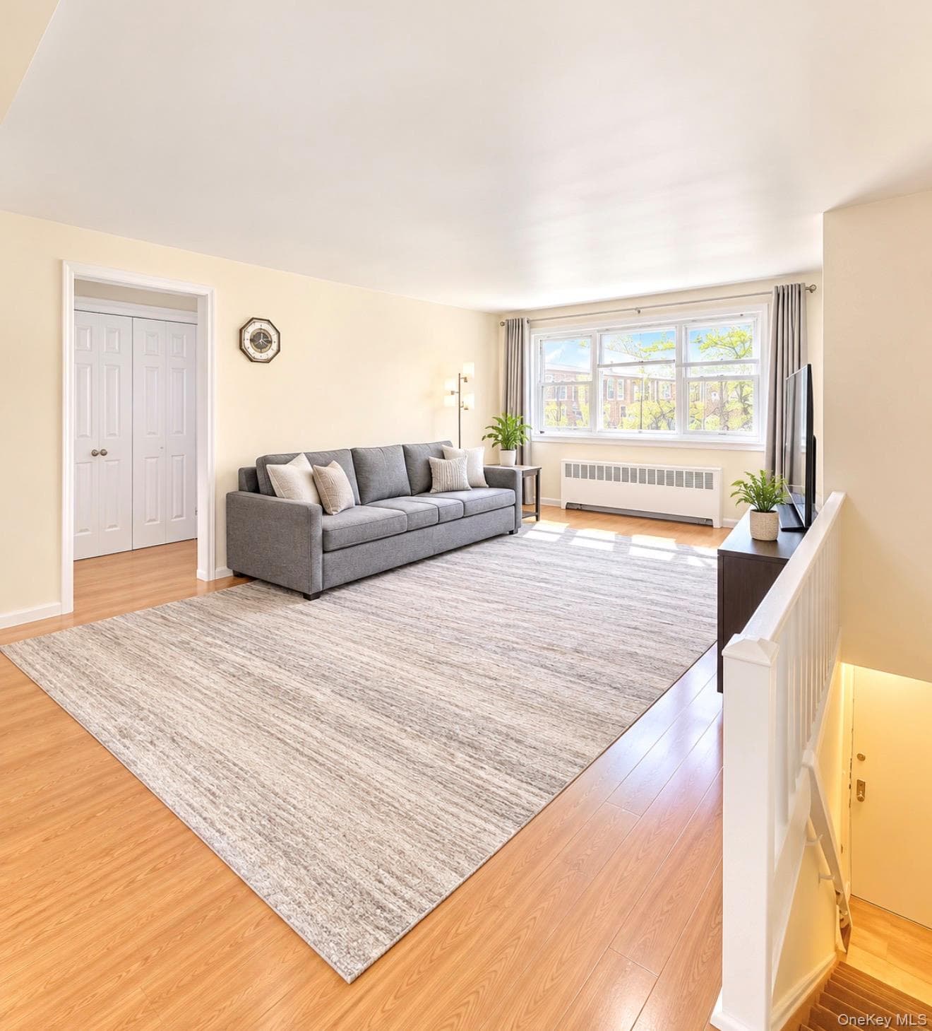 152-47 Jewel Avenue Unit: B thumbnail 2