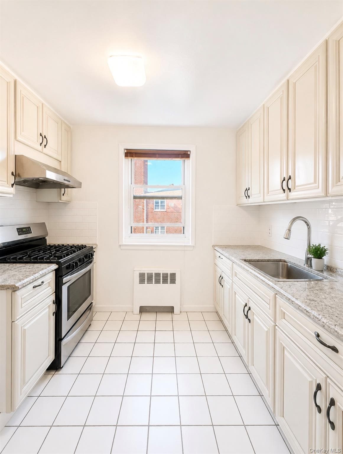 152-47 Jewel Avenue Unit: B thumbnail 5