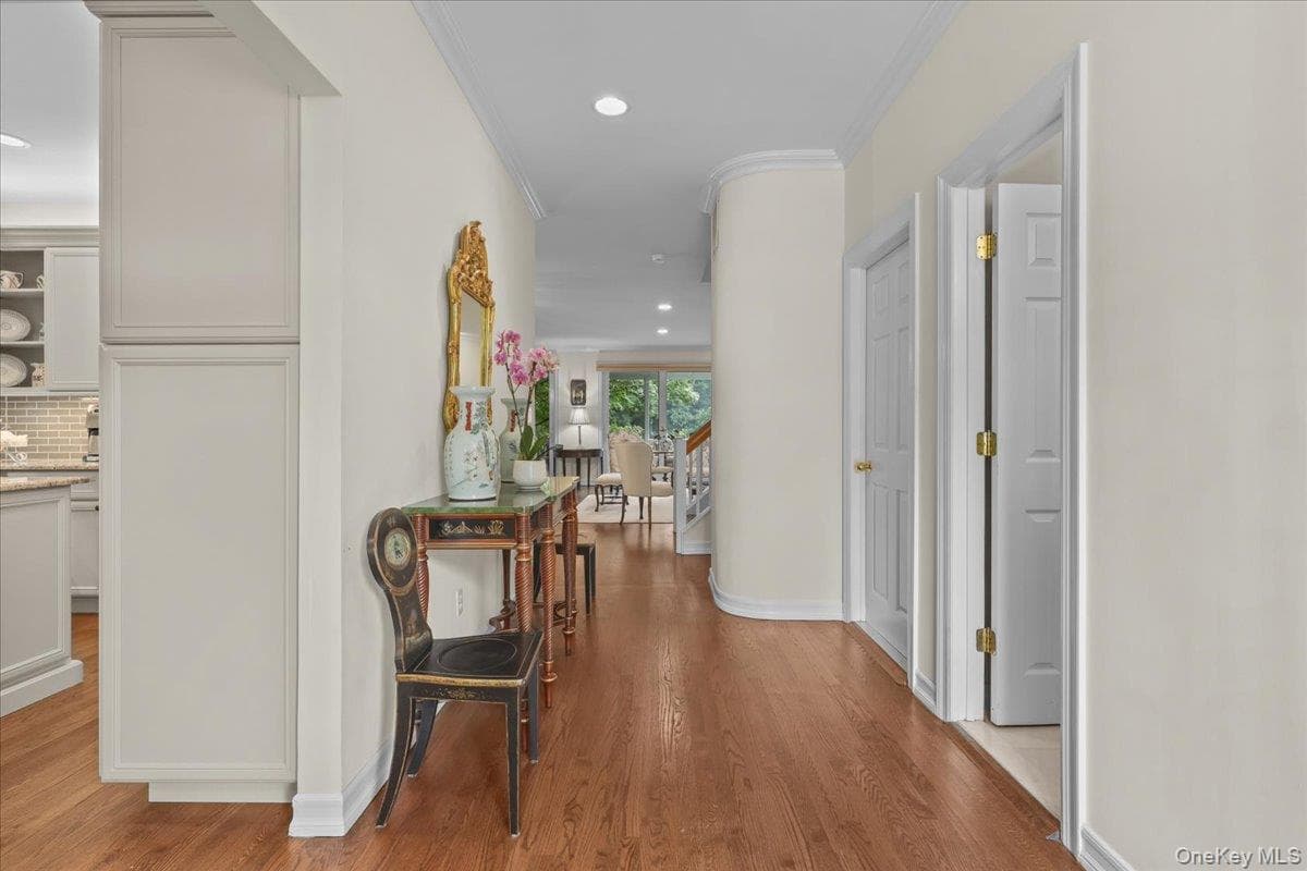 18 Brookview Drive thumbnail 2