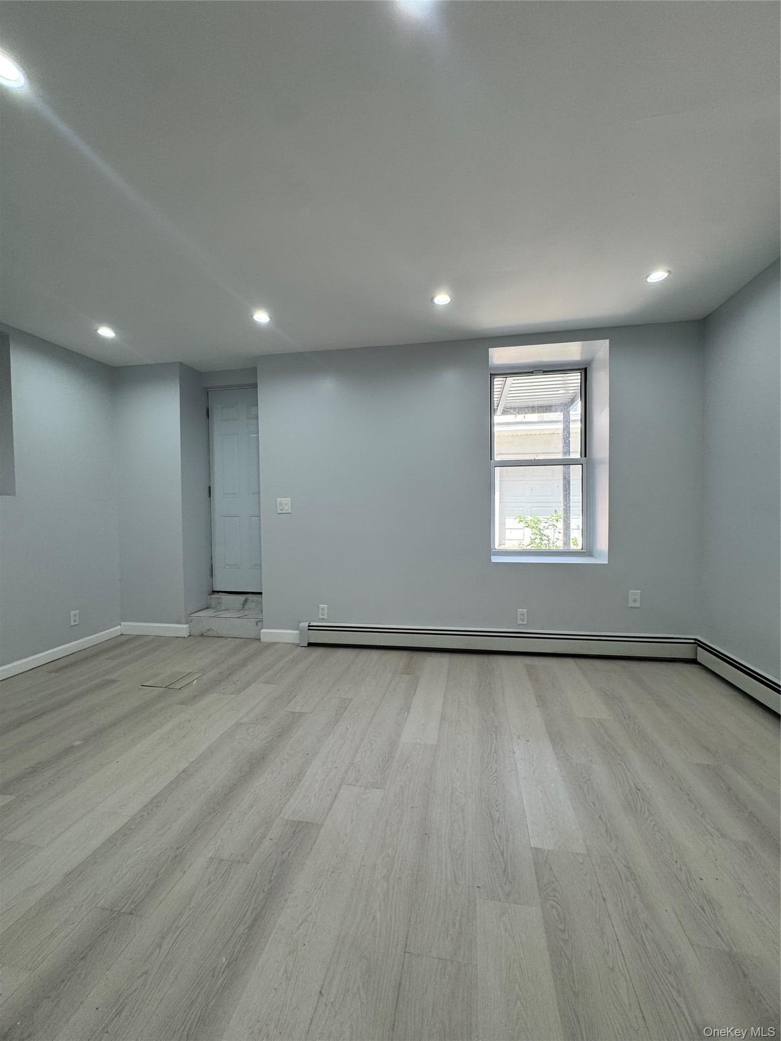3041 Paulding Avenue thumbnail 13