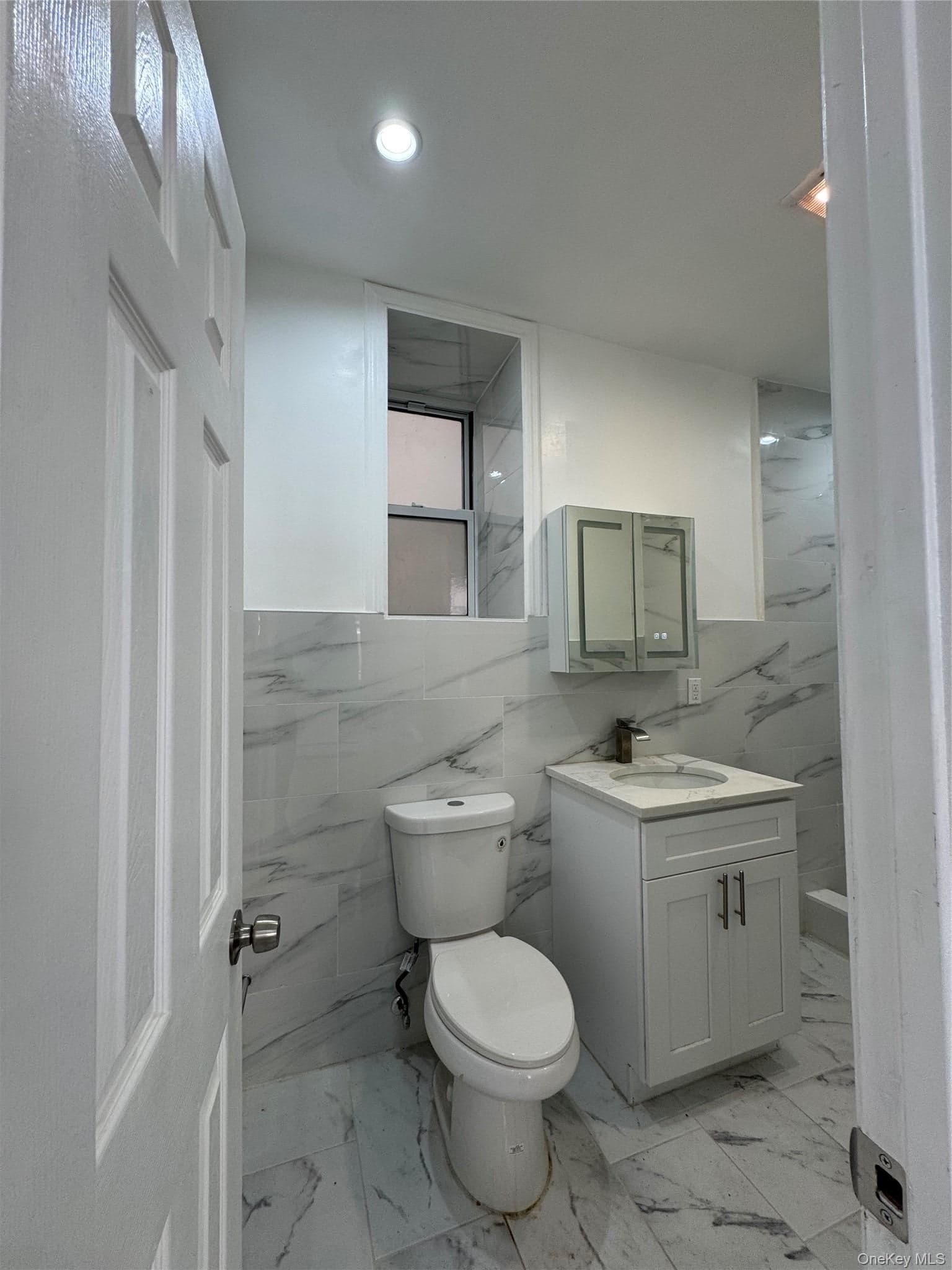 3041 Paulding Avenue thumbnail 41