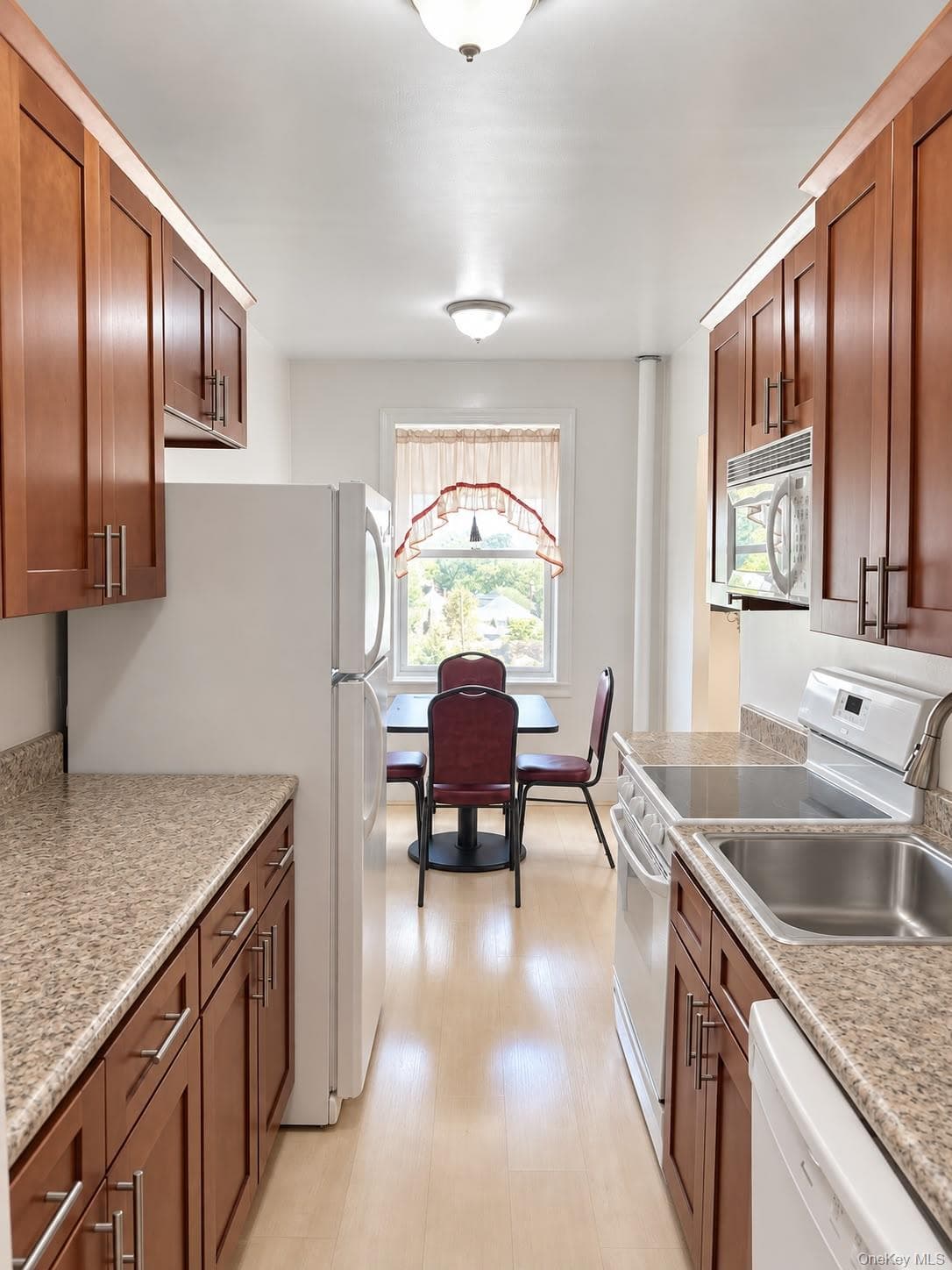 40 E Birch Street Unit: Apt 4D thumbnail 7