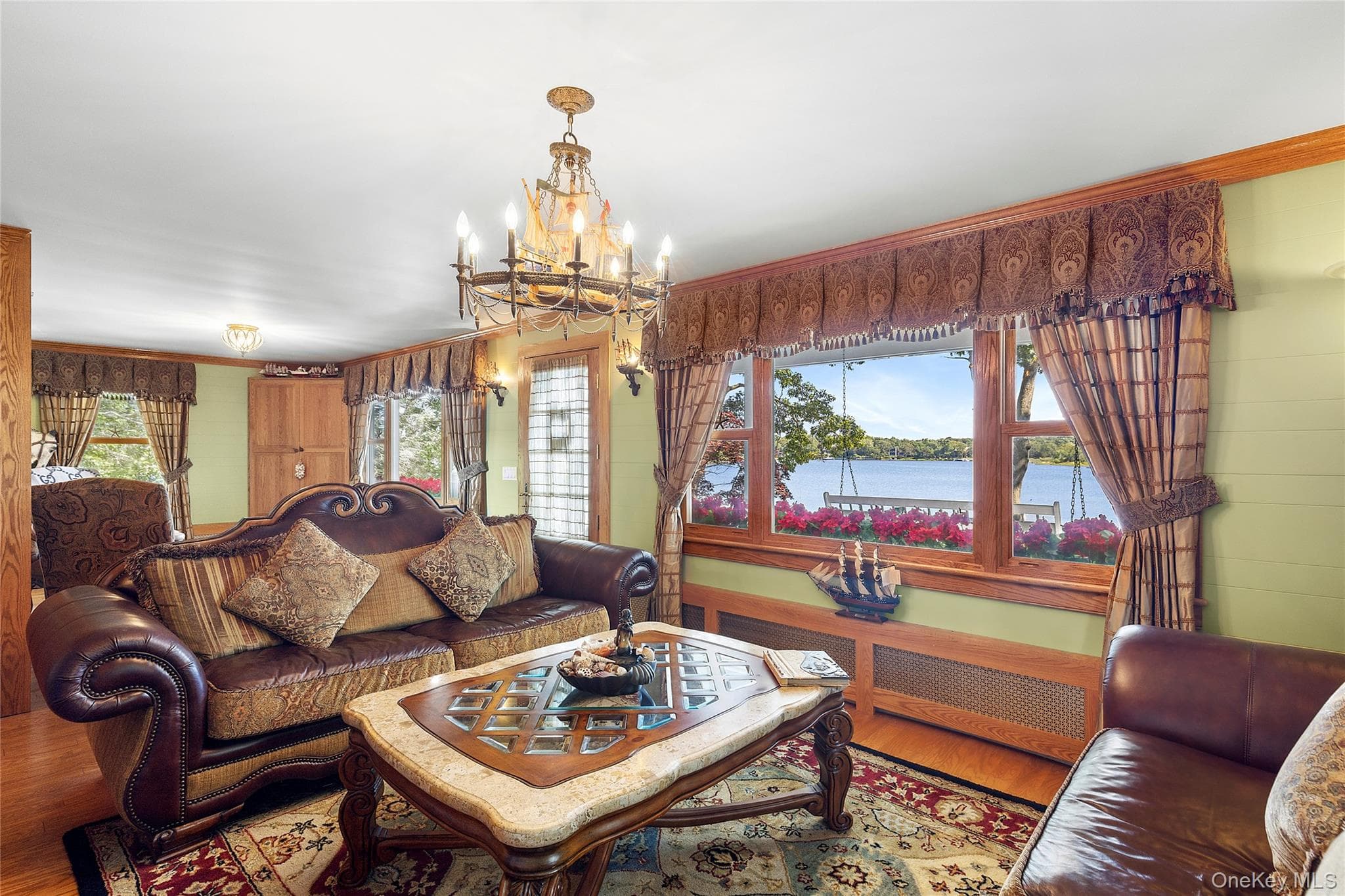 210 Redwood Road thumbnail 12
