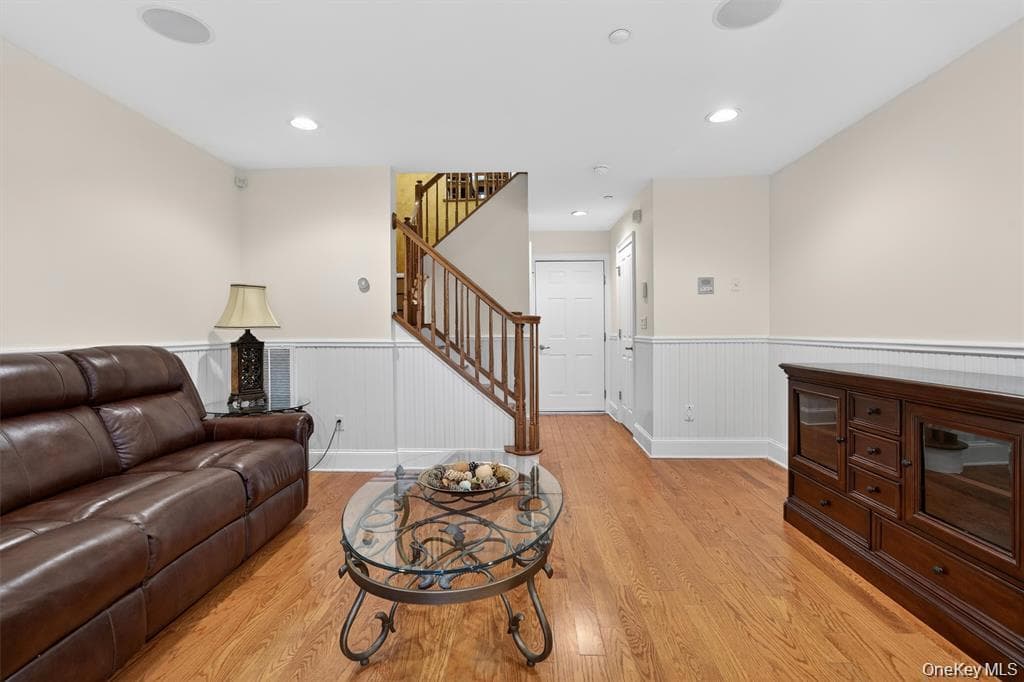 3 Harbor Pointe Drive thumbnail 6